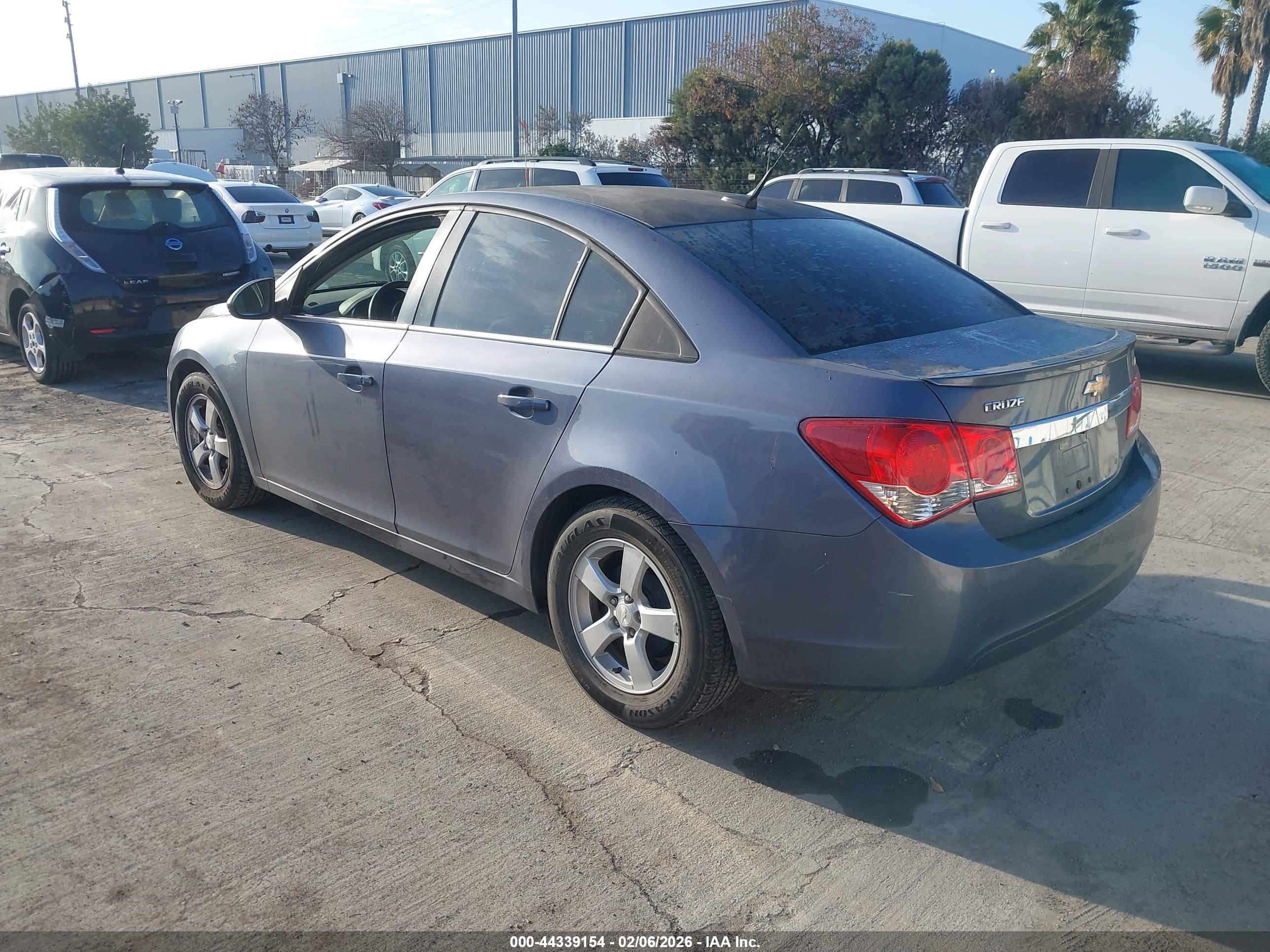 CHEVROLET CRUZE image 3