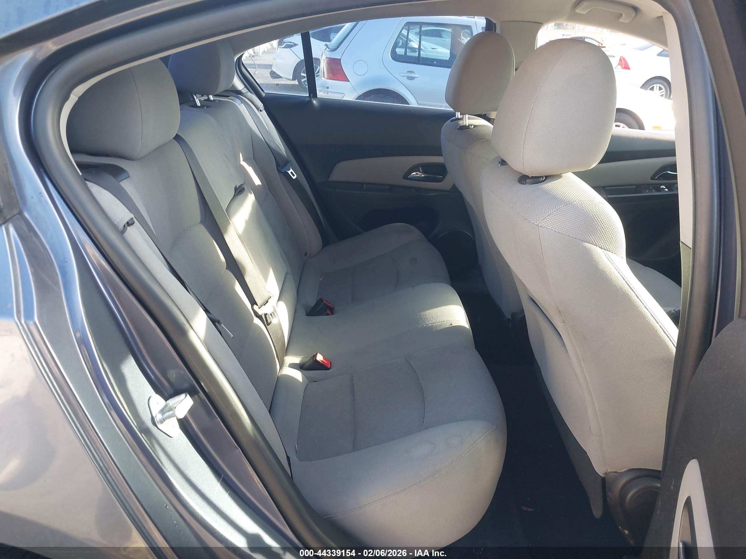 CHEVROLET CRUZE image 8