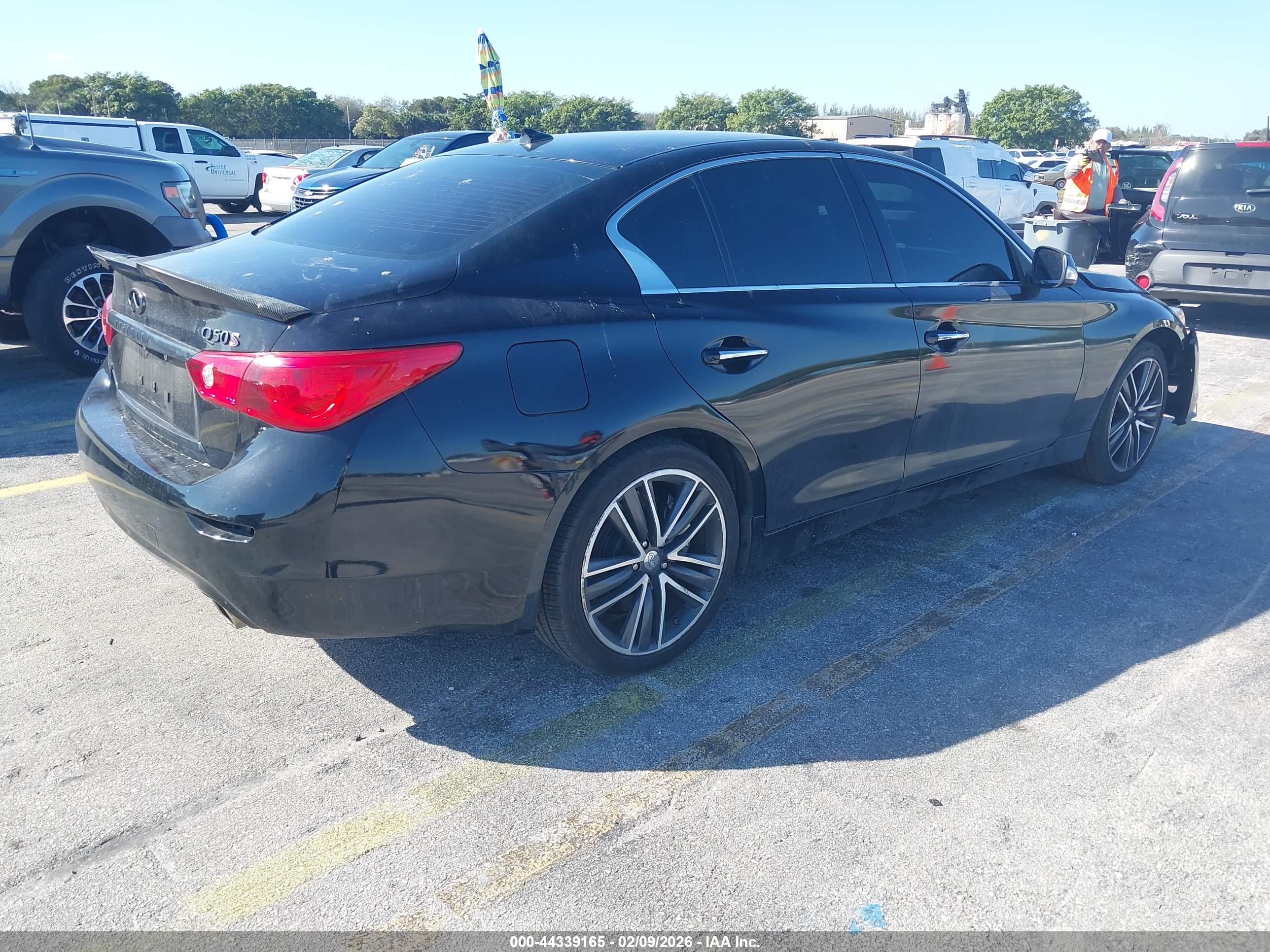 INFINITI Q50 image 4