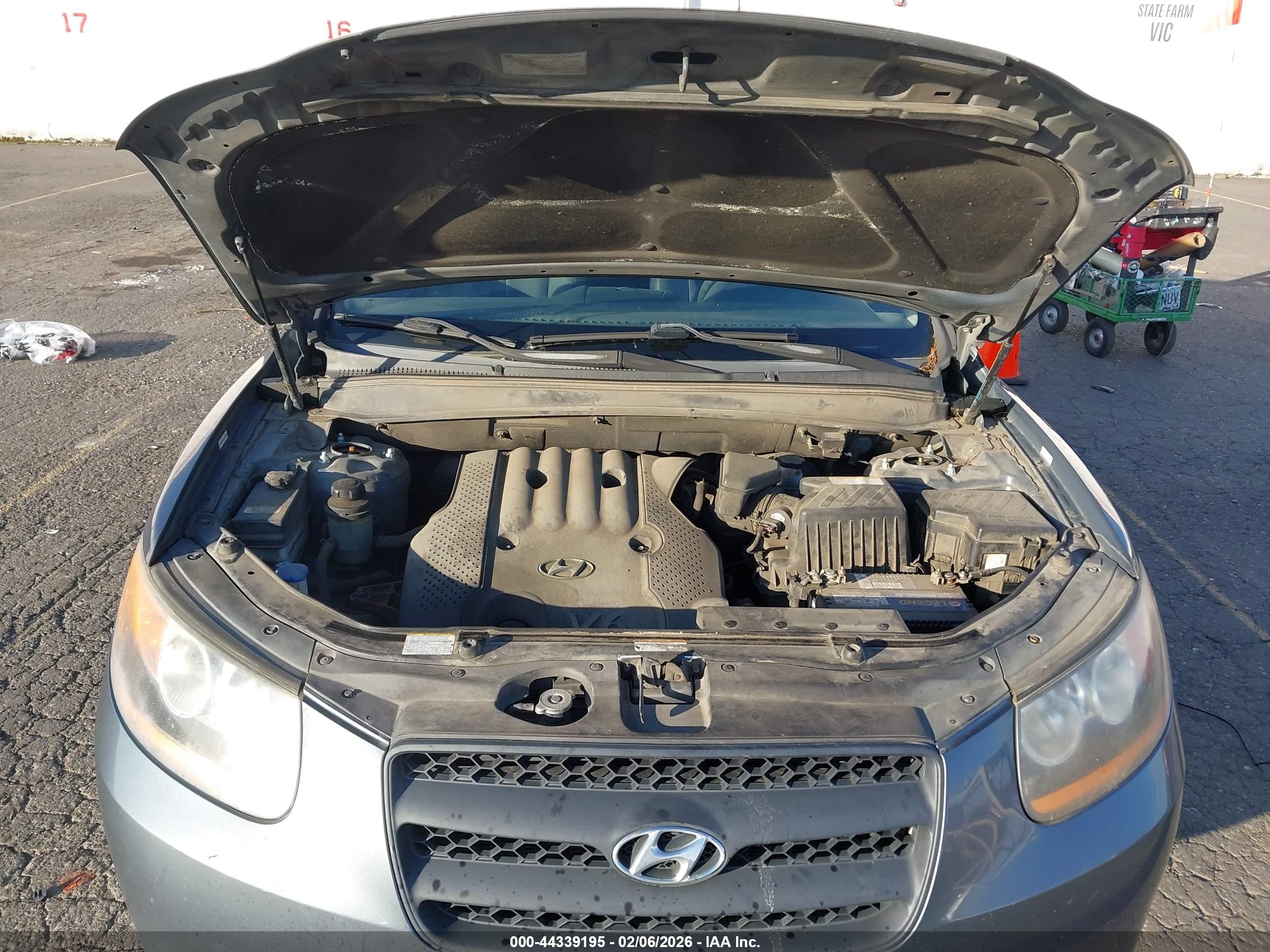 HYUNDAI SANTA image 10