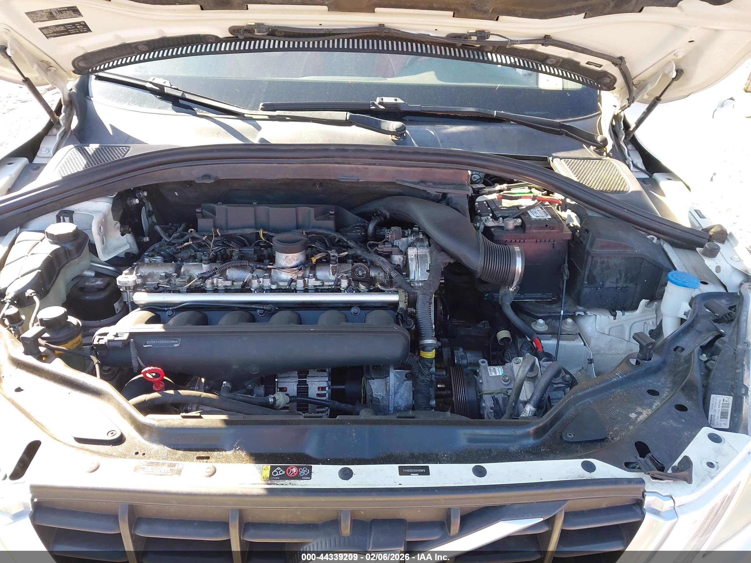 VOLVO XC60 image 10