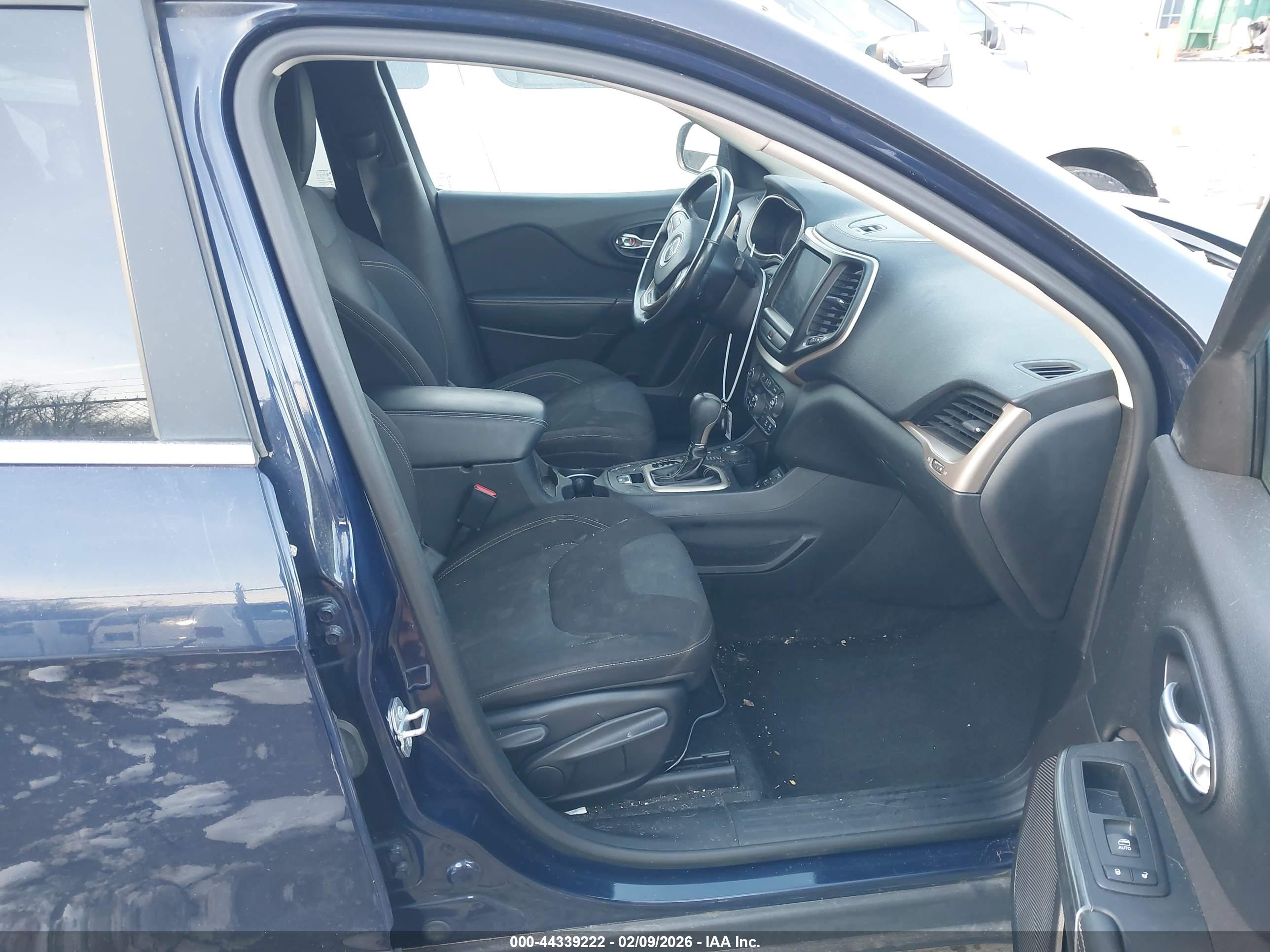 JEEP CHEROKEE image 5