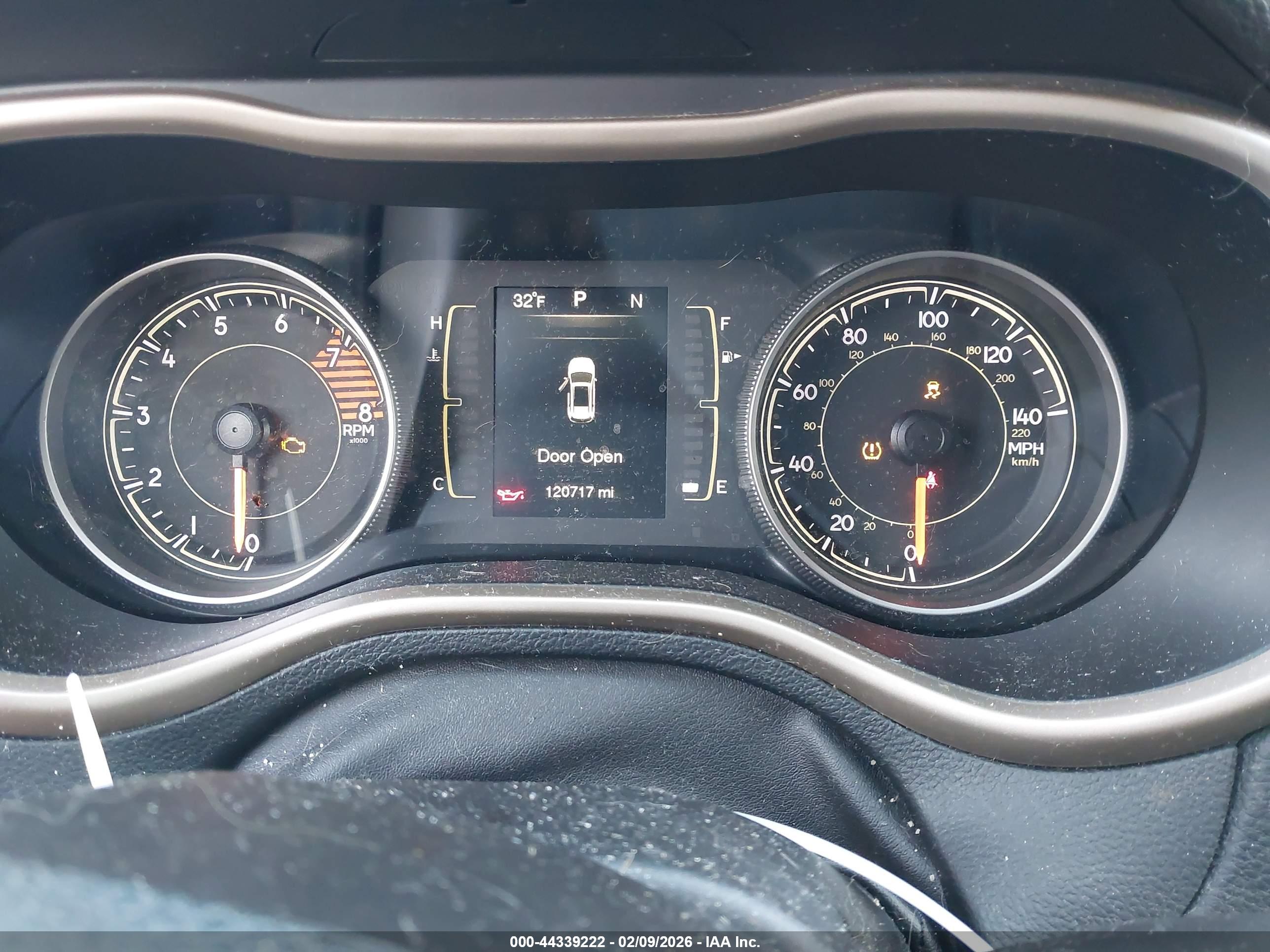 JEEP CHEROKEE image 7