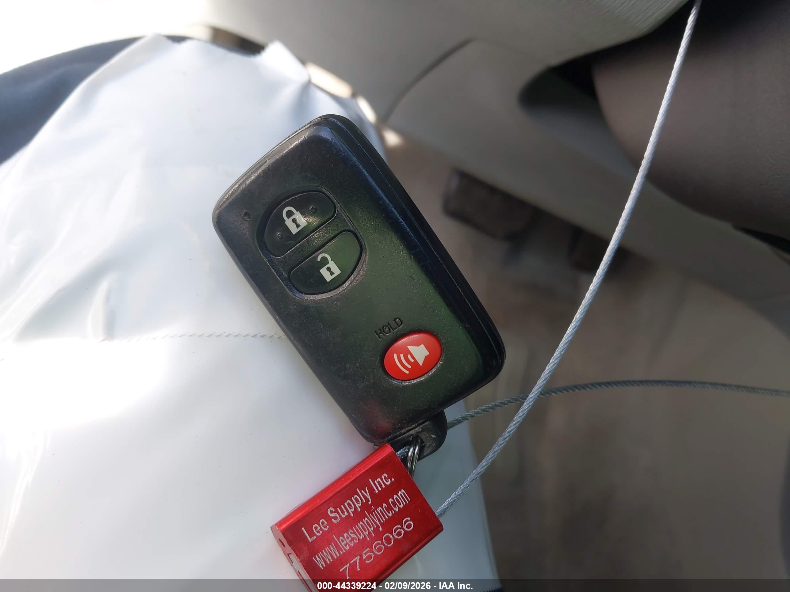 TOYOTA PRIUS image 11