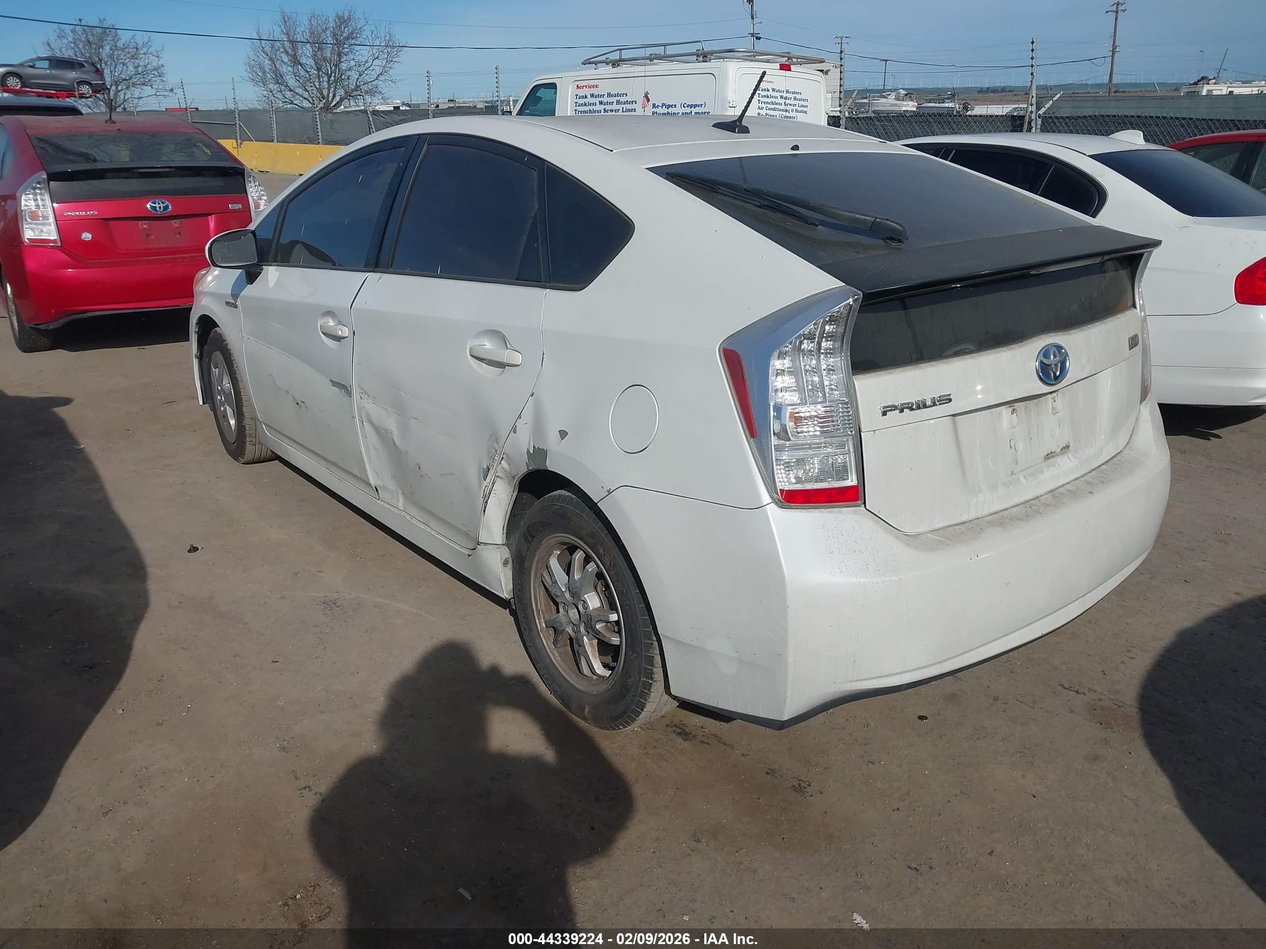 TOYOTA PRIUS image 3