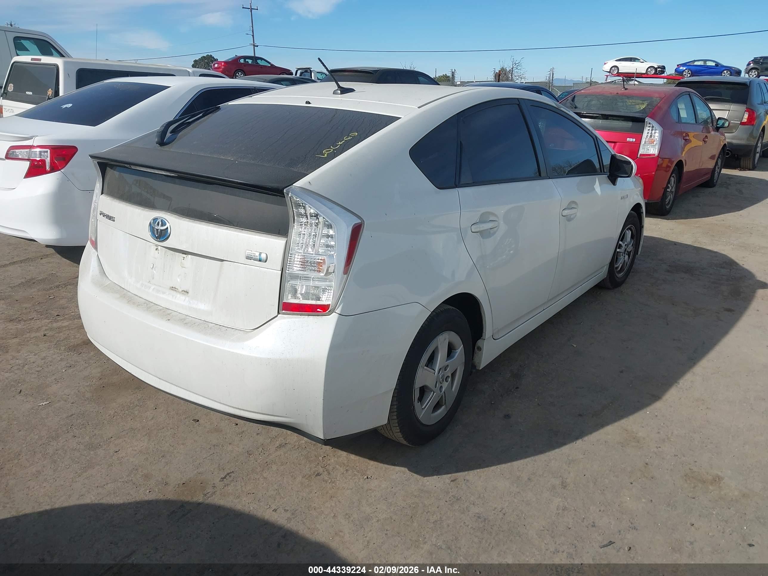 TOYOTA PRIUS image 4