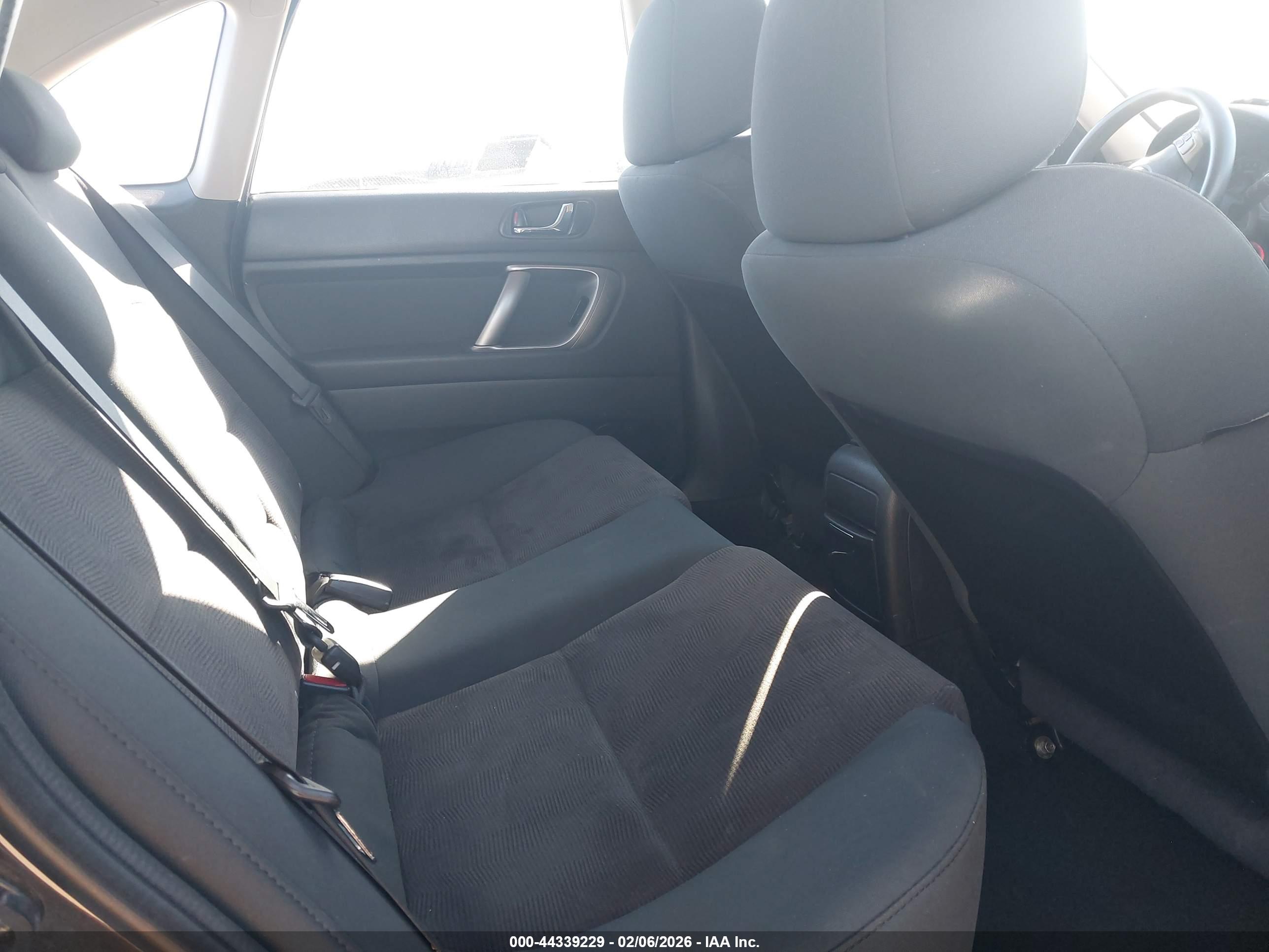 SUBARU LEGACY image 8