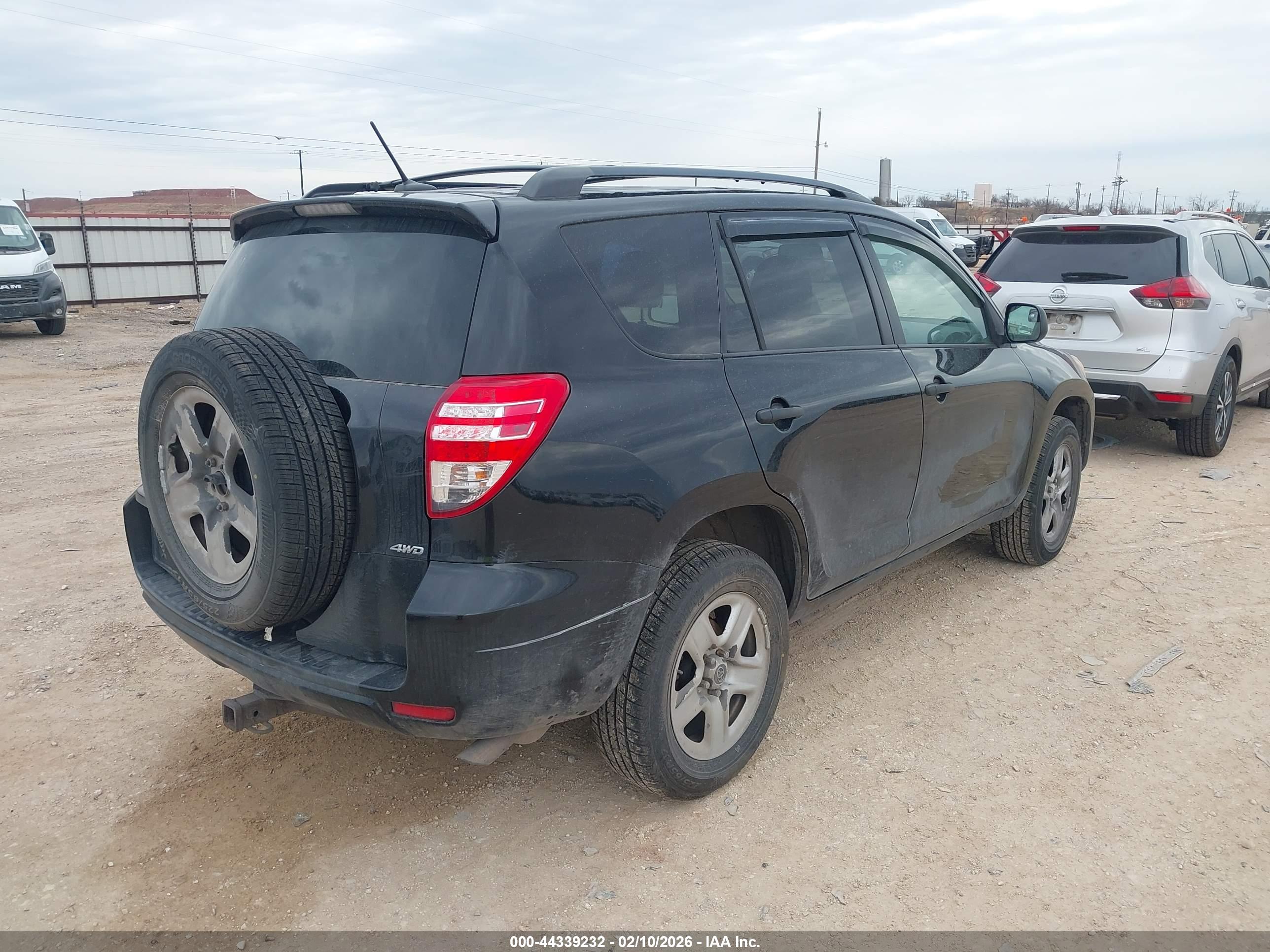 TOYOTA RAV4 image 4