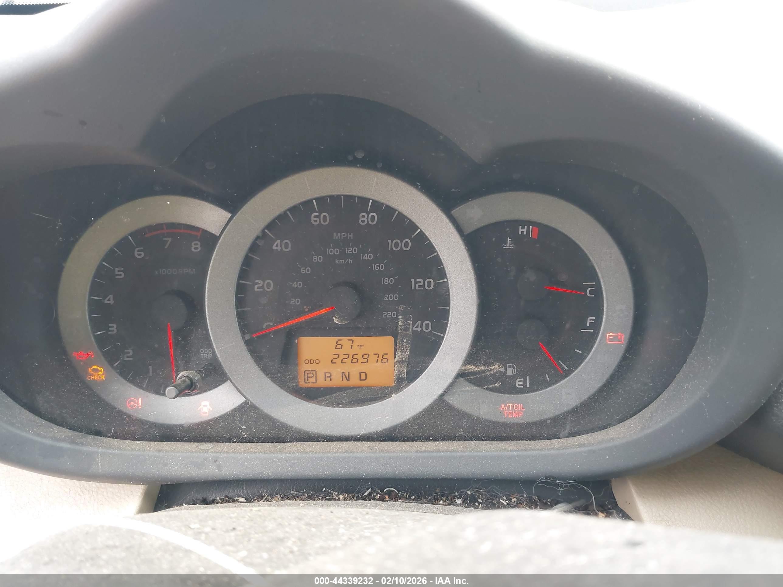 TOYOTA RAV4 image 7