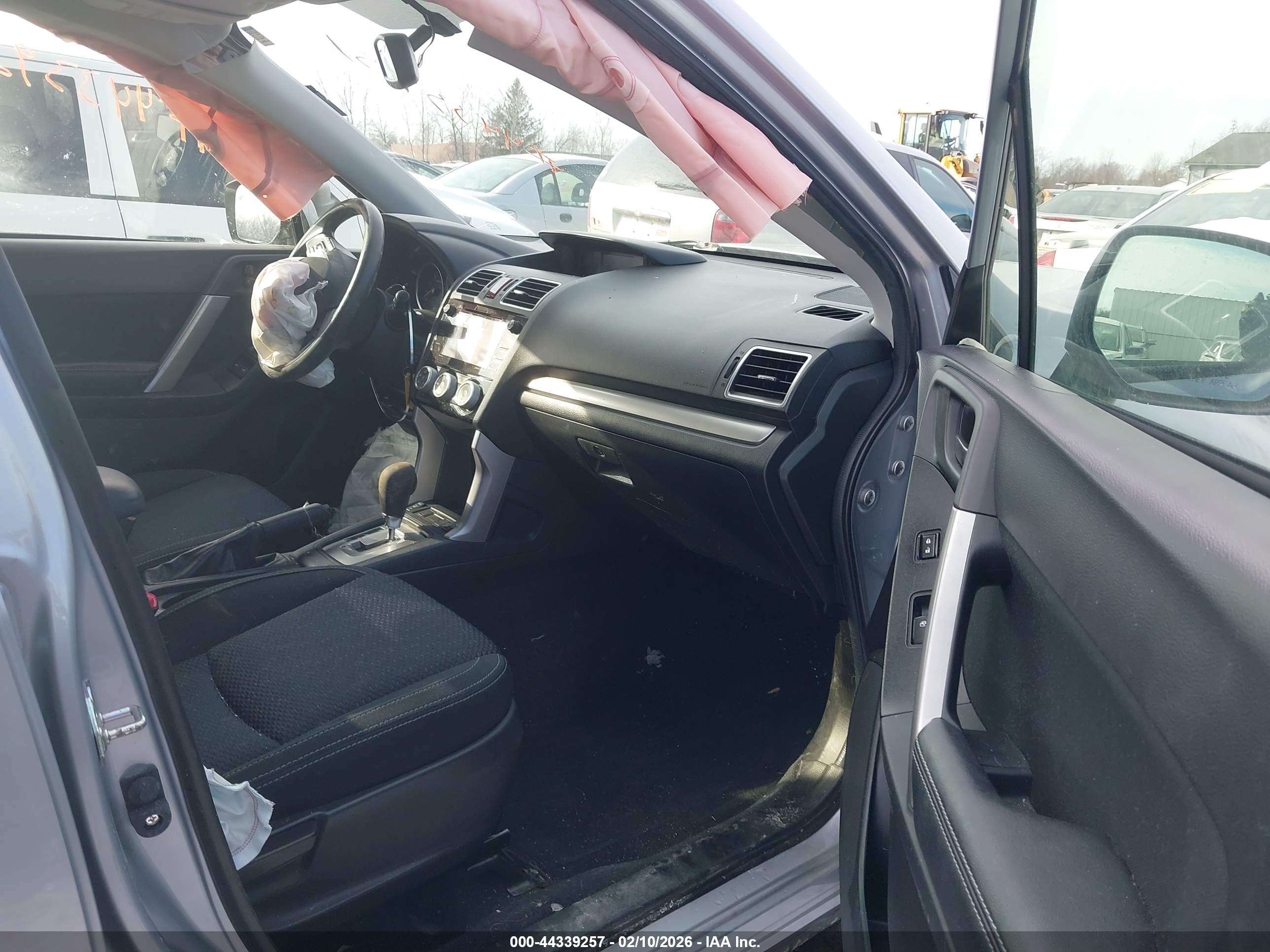 SUBARU FORESTER image 5