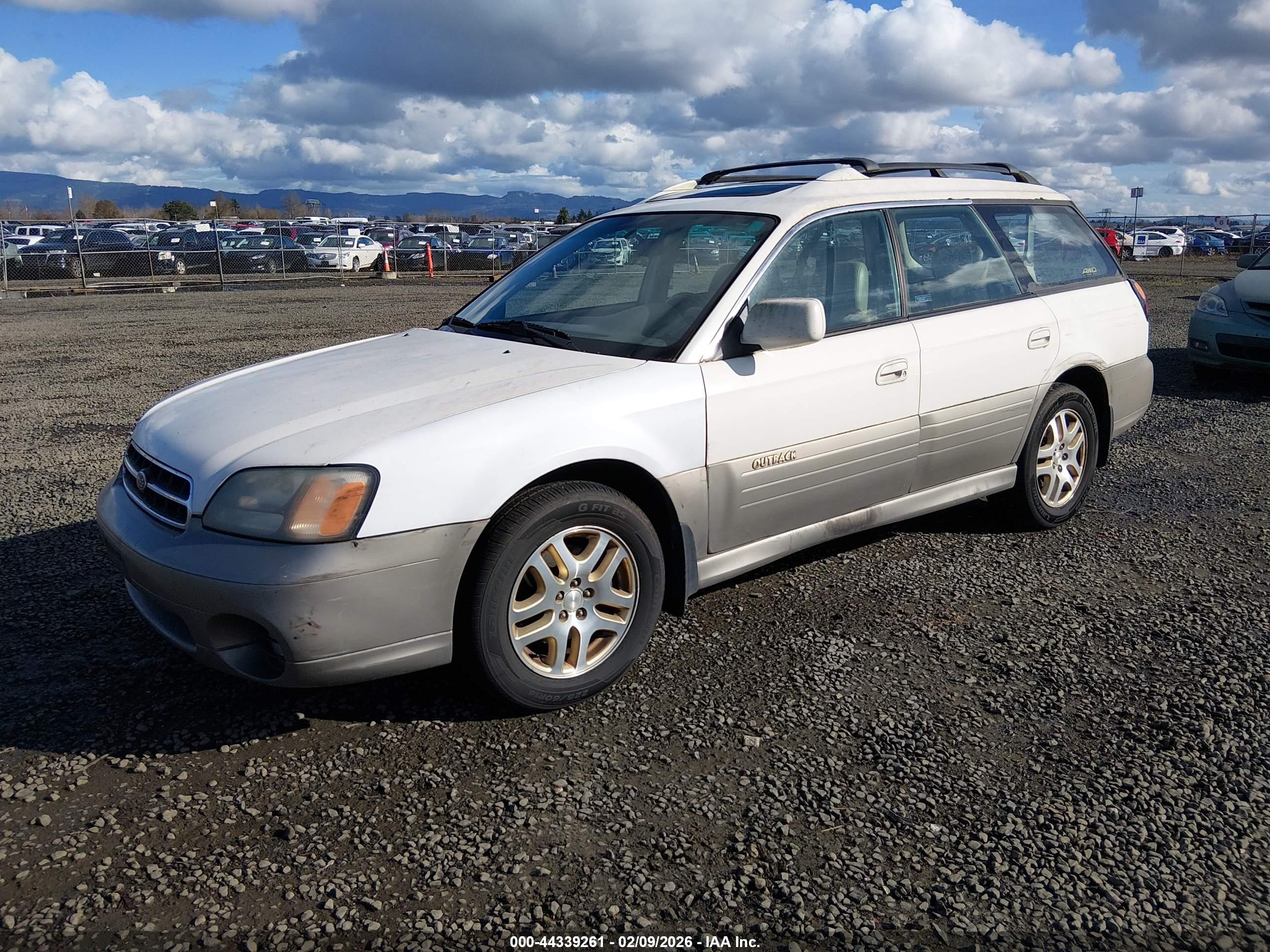 SUBARU OUTBACK image 2