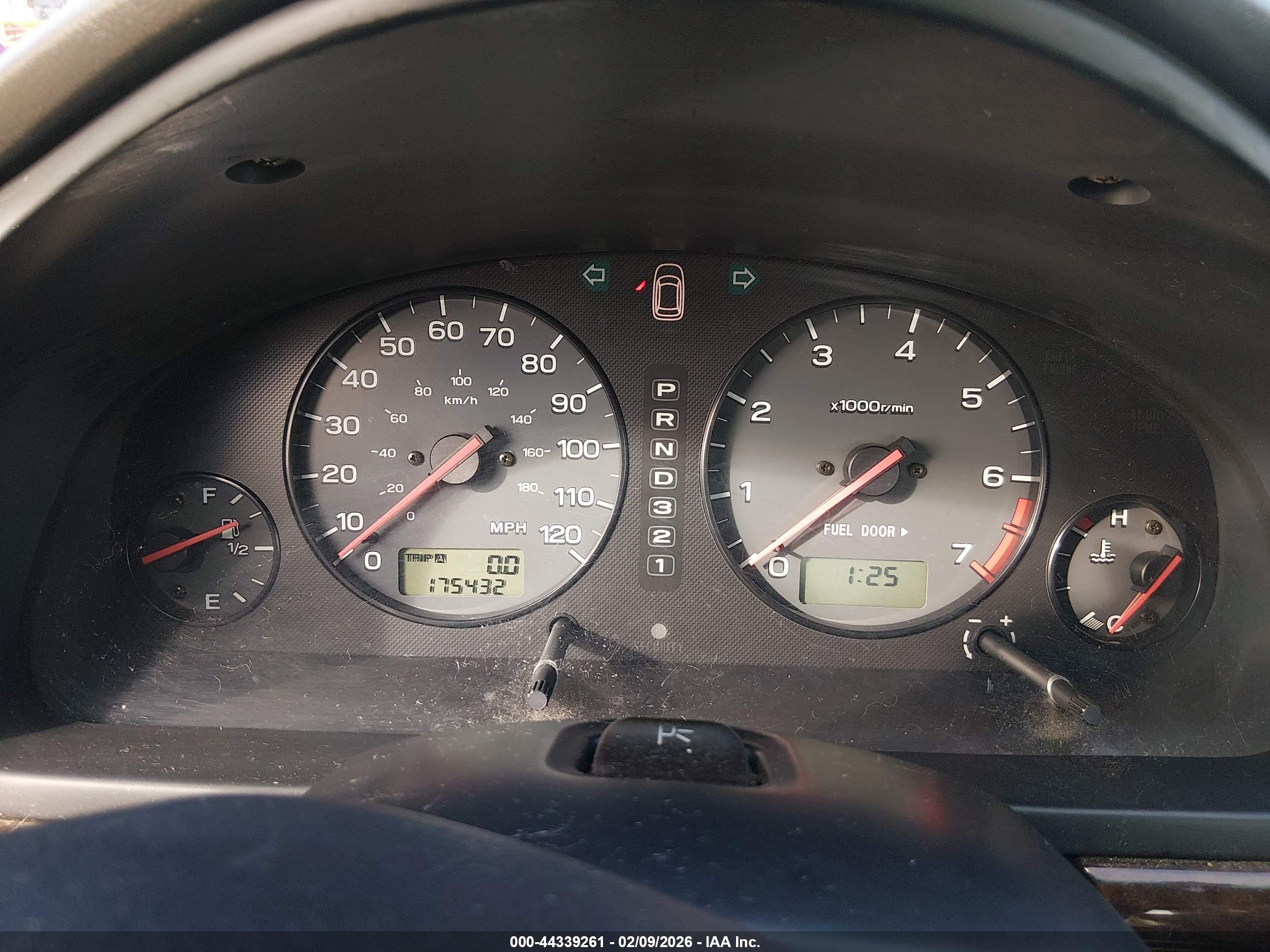 SUBARU OUTBACK image 7