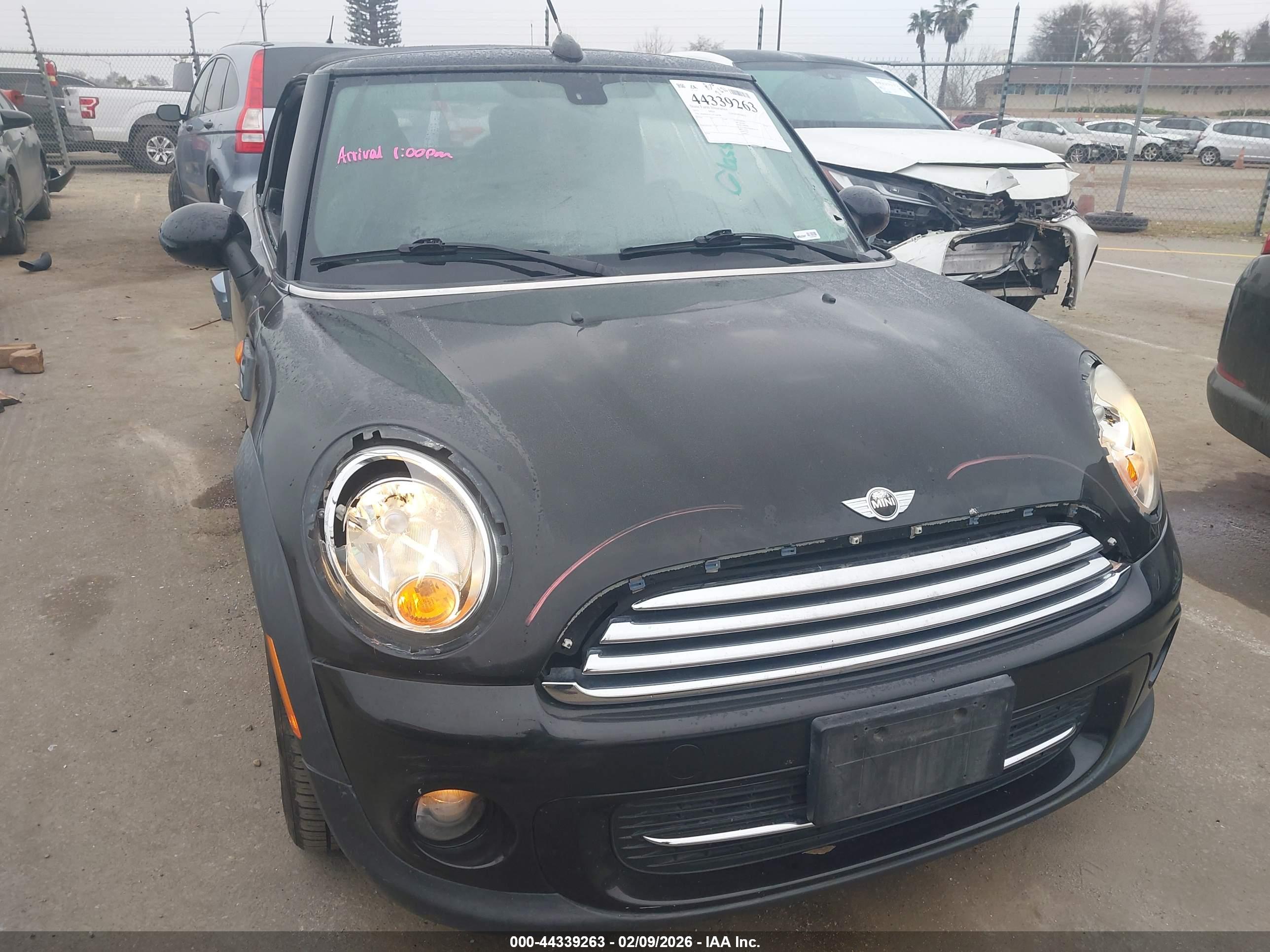 MINI CONVERTIBLE image 6