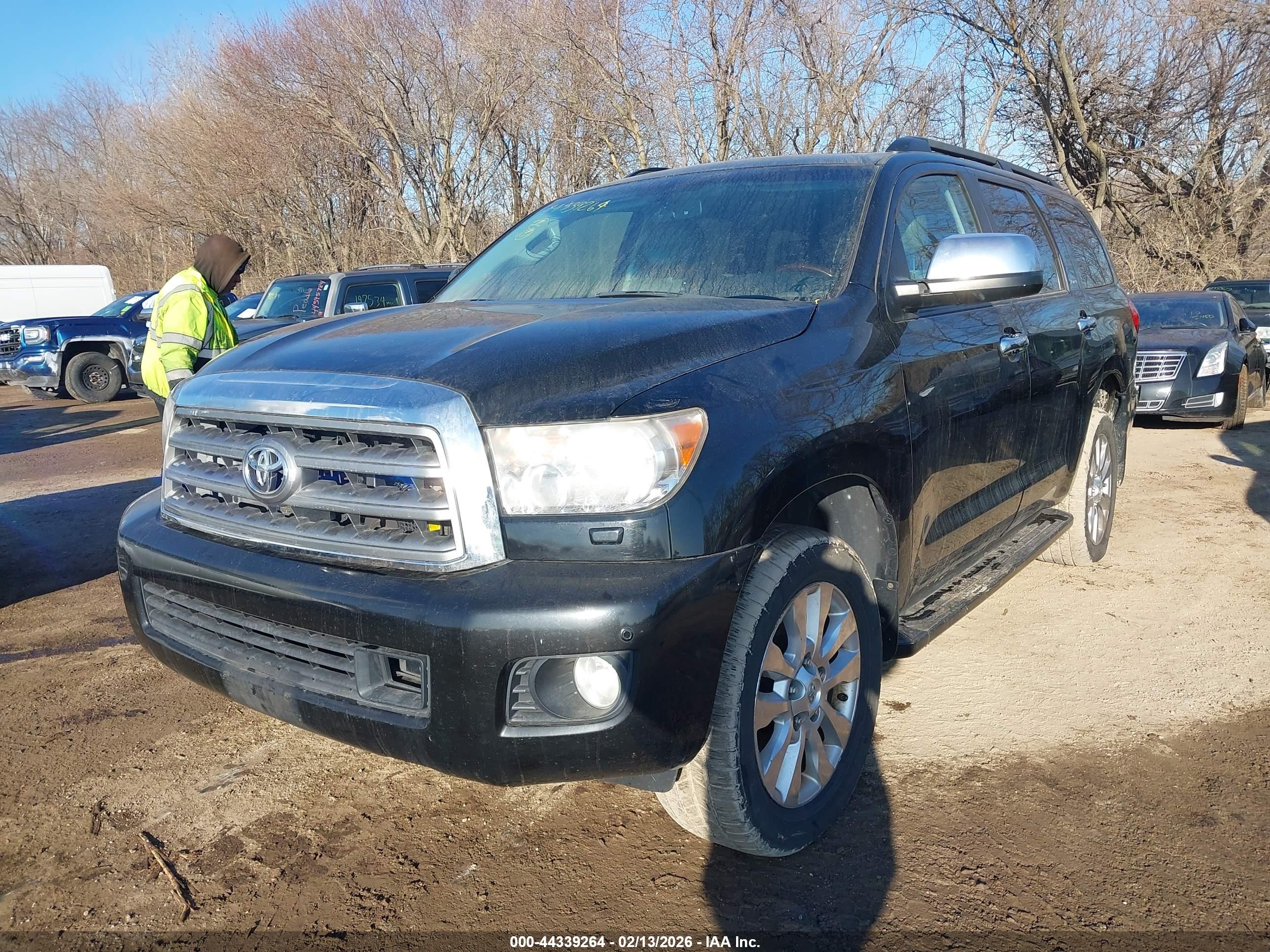TOYOTA SEQUOIA image 2