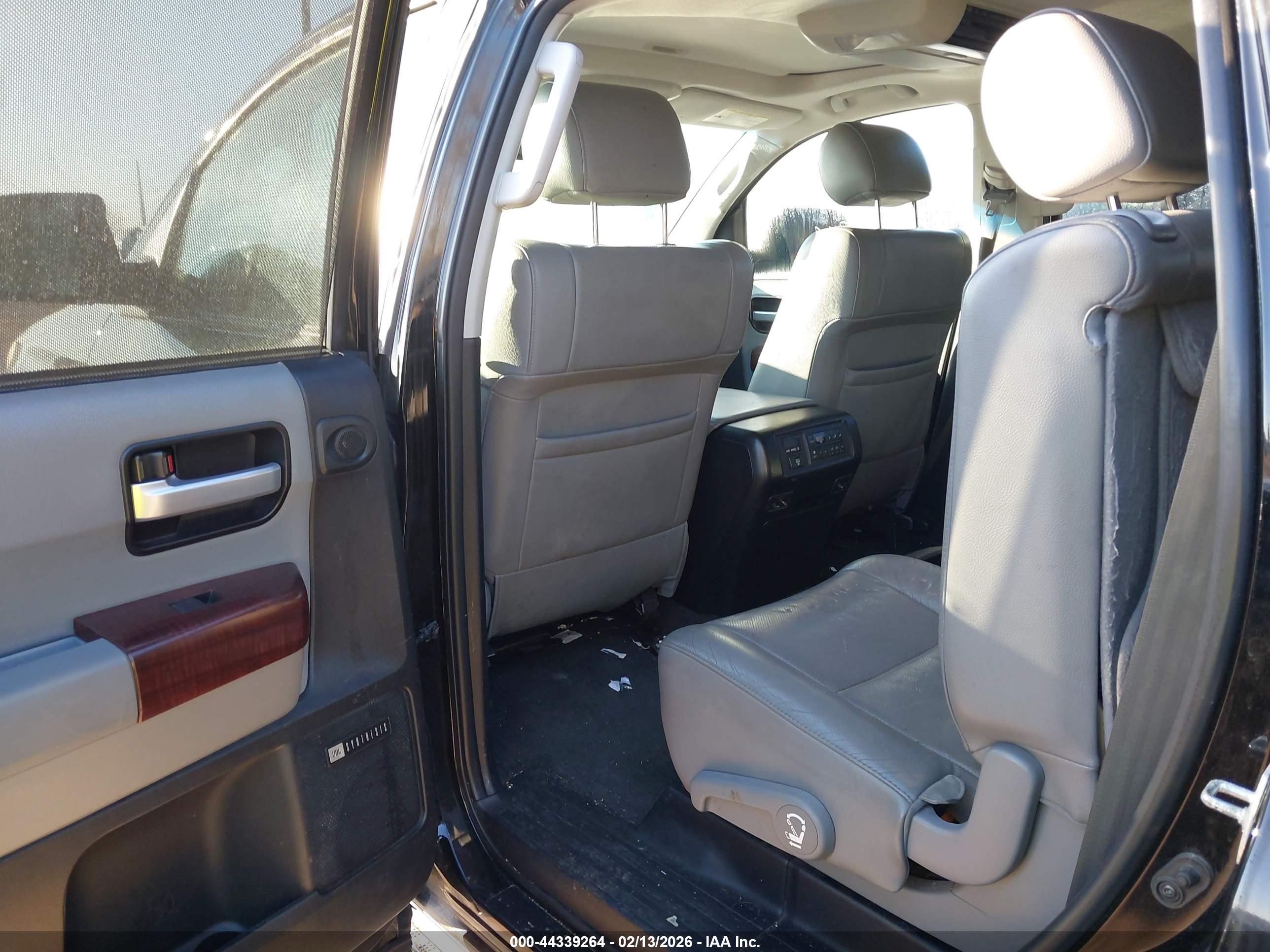 TOYOTA SEQUOIA image 8