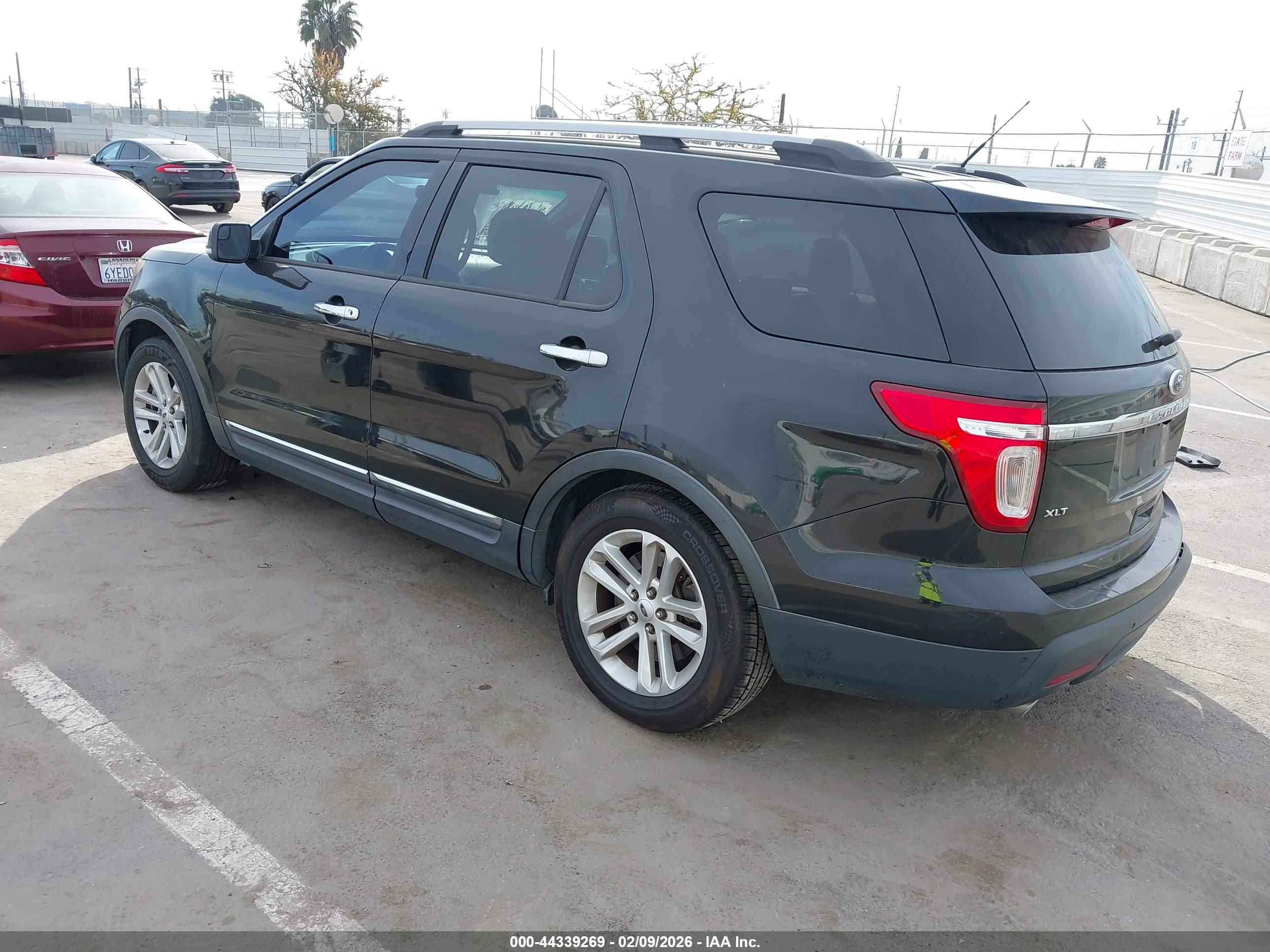 FORD EXPLORER image 3