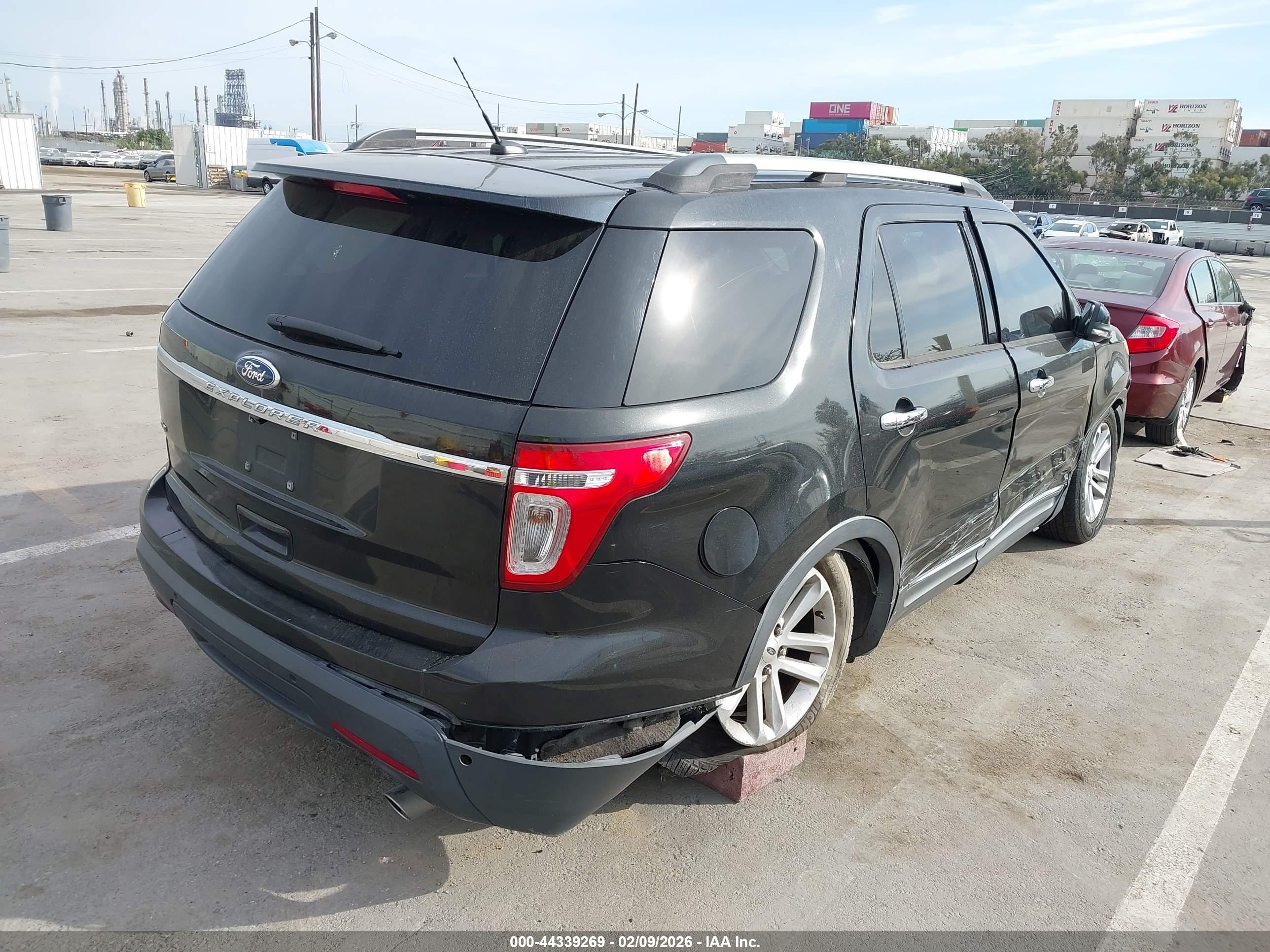 FORD EXPLORER image 4