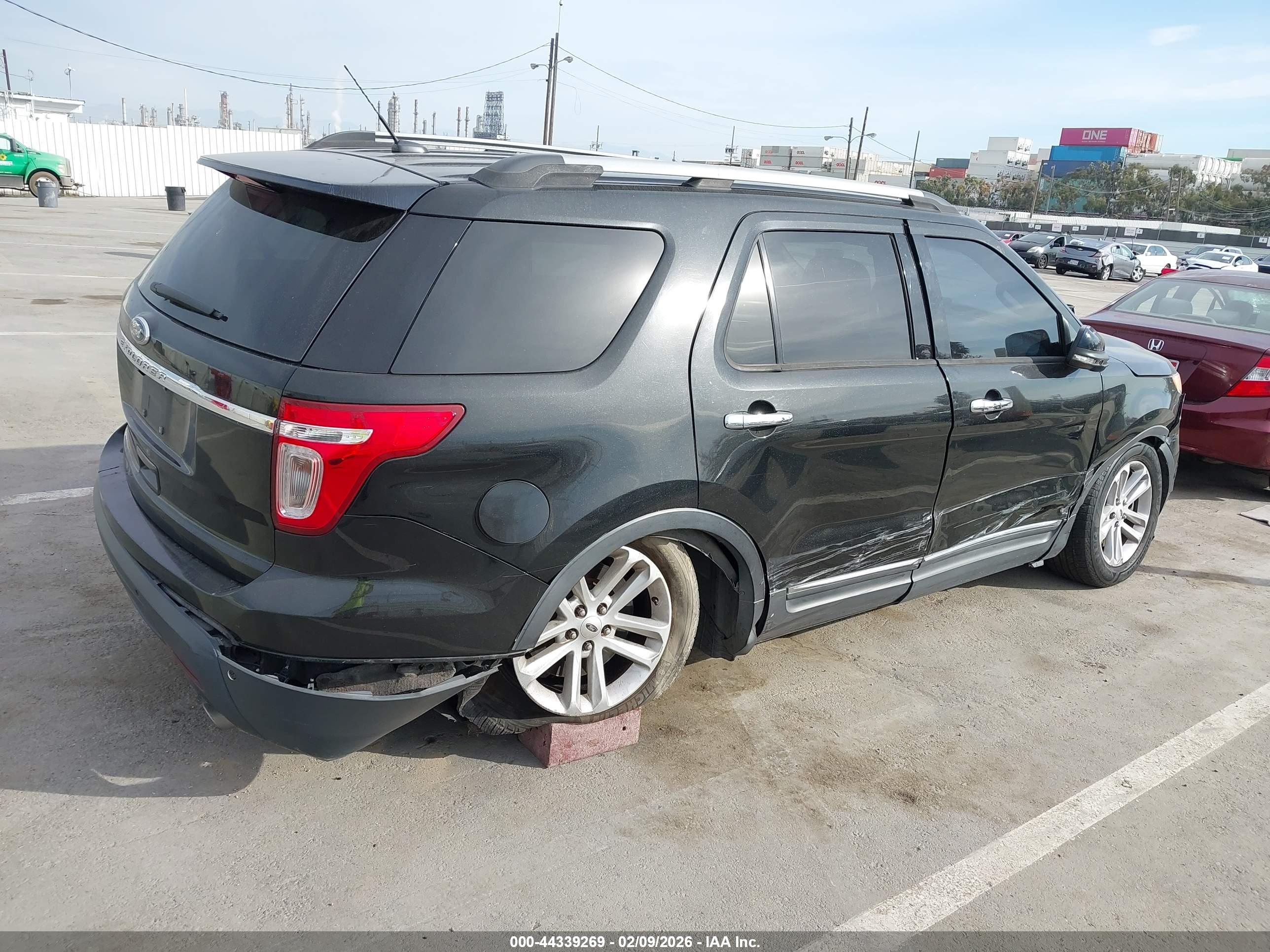 FORD EXPLORER image 6