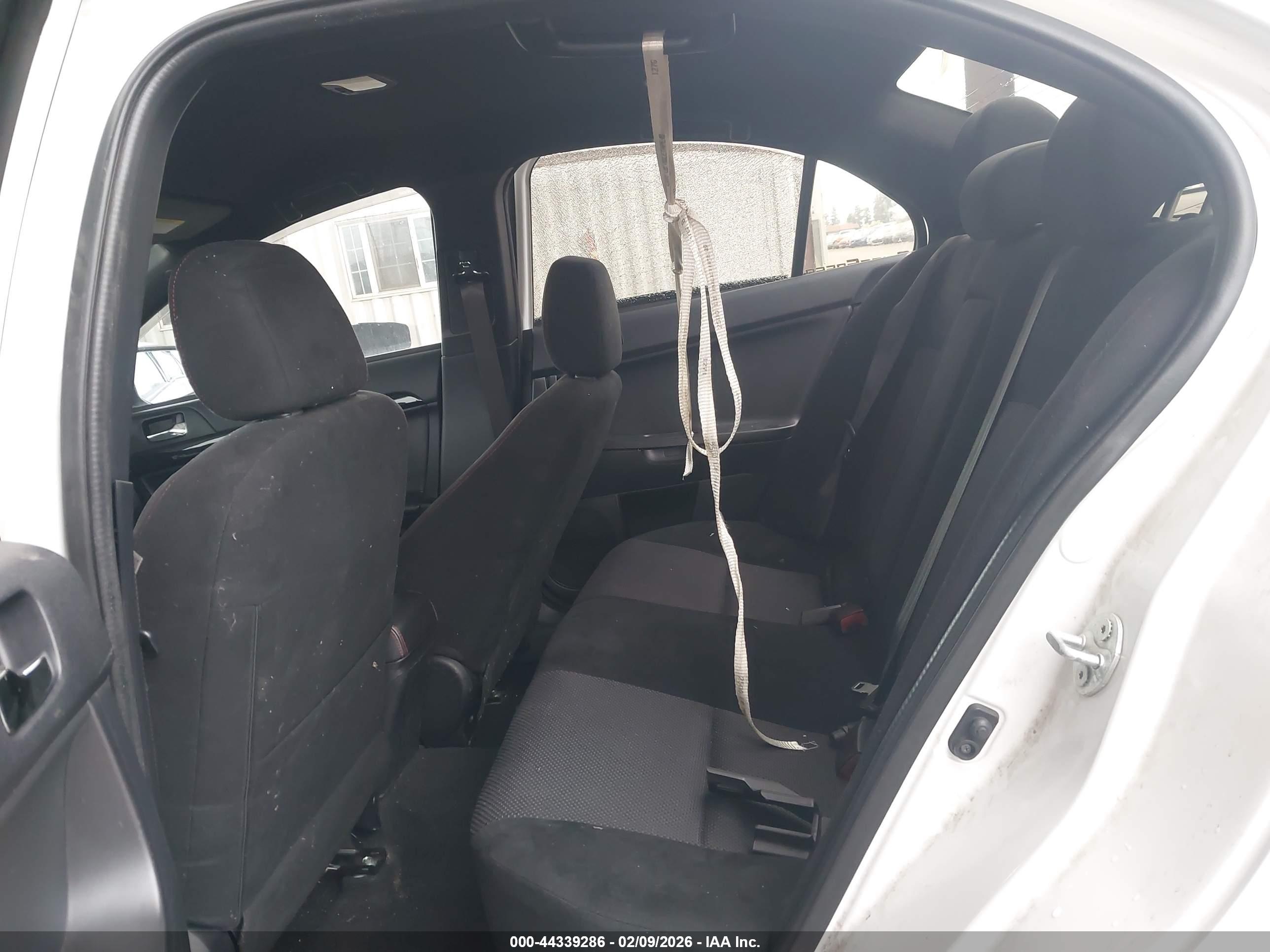 MITSUBISHI LANCER image 8
