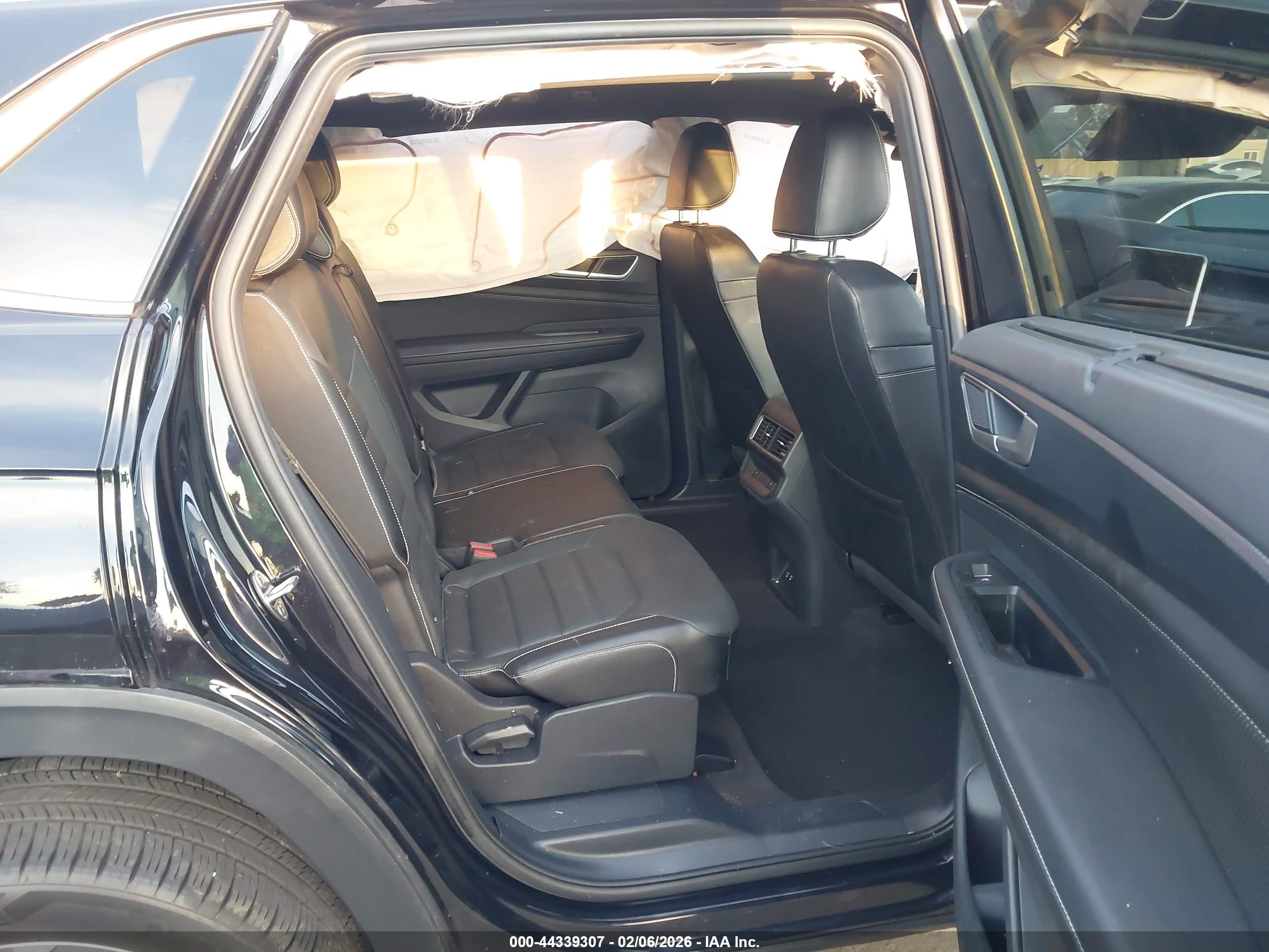 VOLKSWAGEN ATLAS image 8
