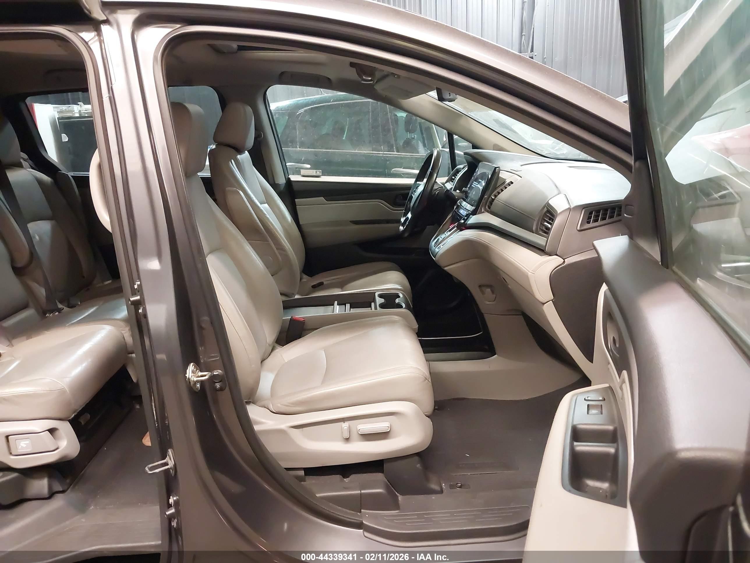 HONDA ODYSSEY image 5