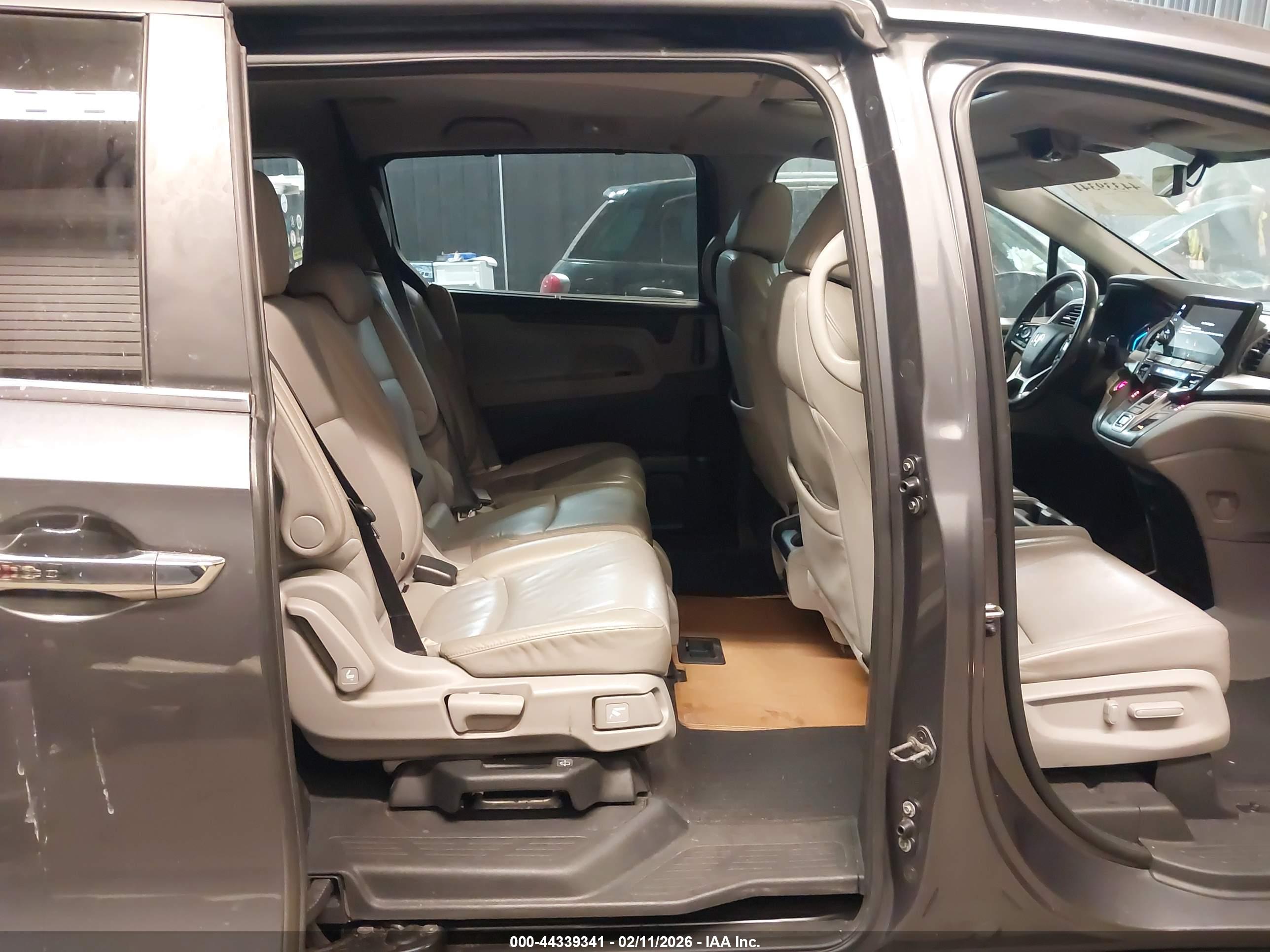 HONDA ODYSSEY image 8