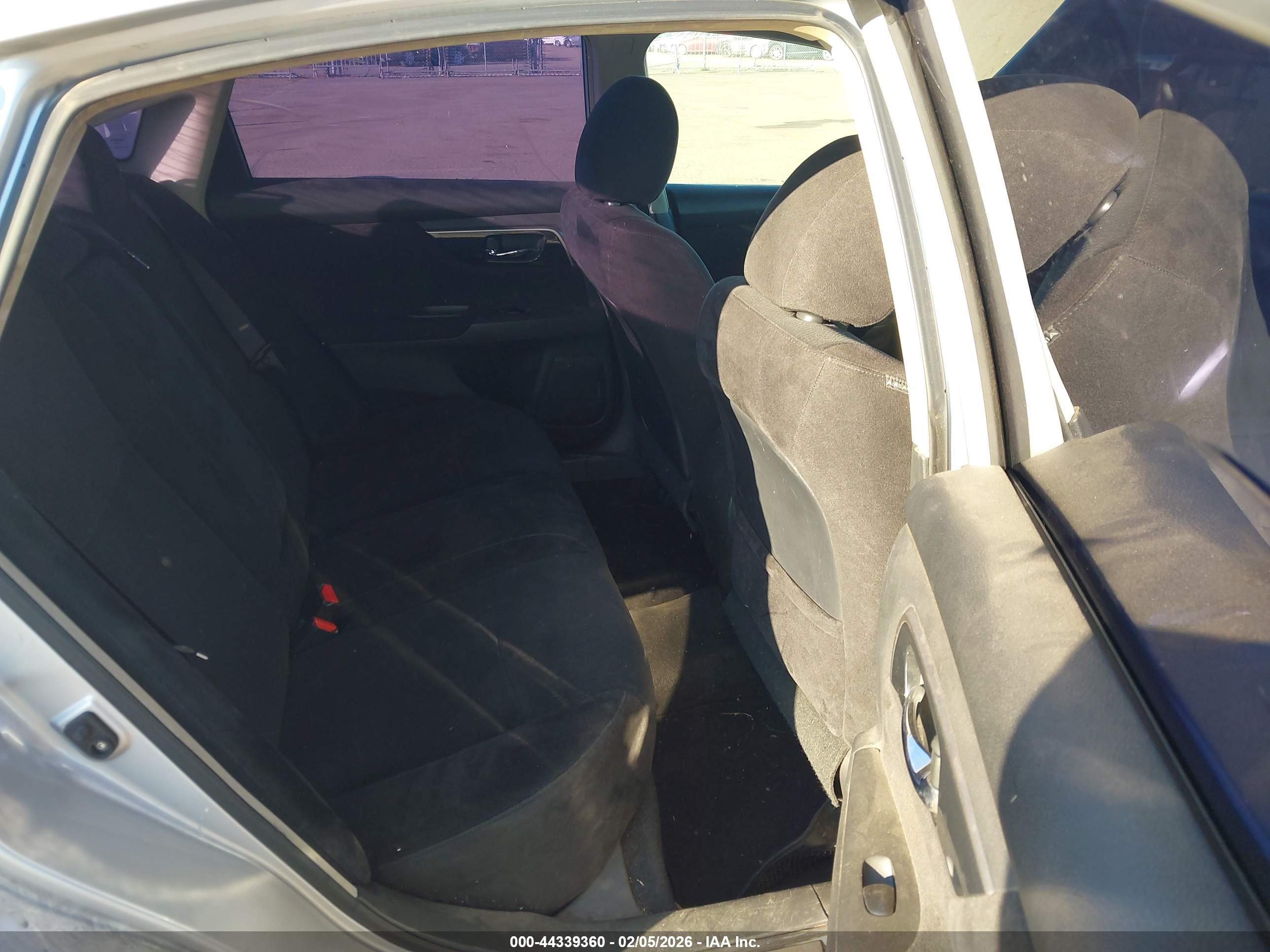 NISSAN ALTIMA image 8