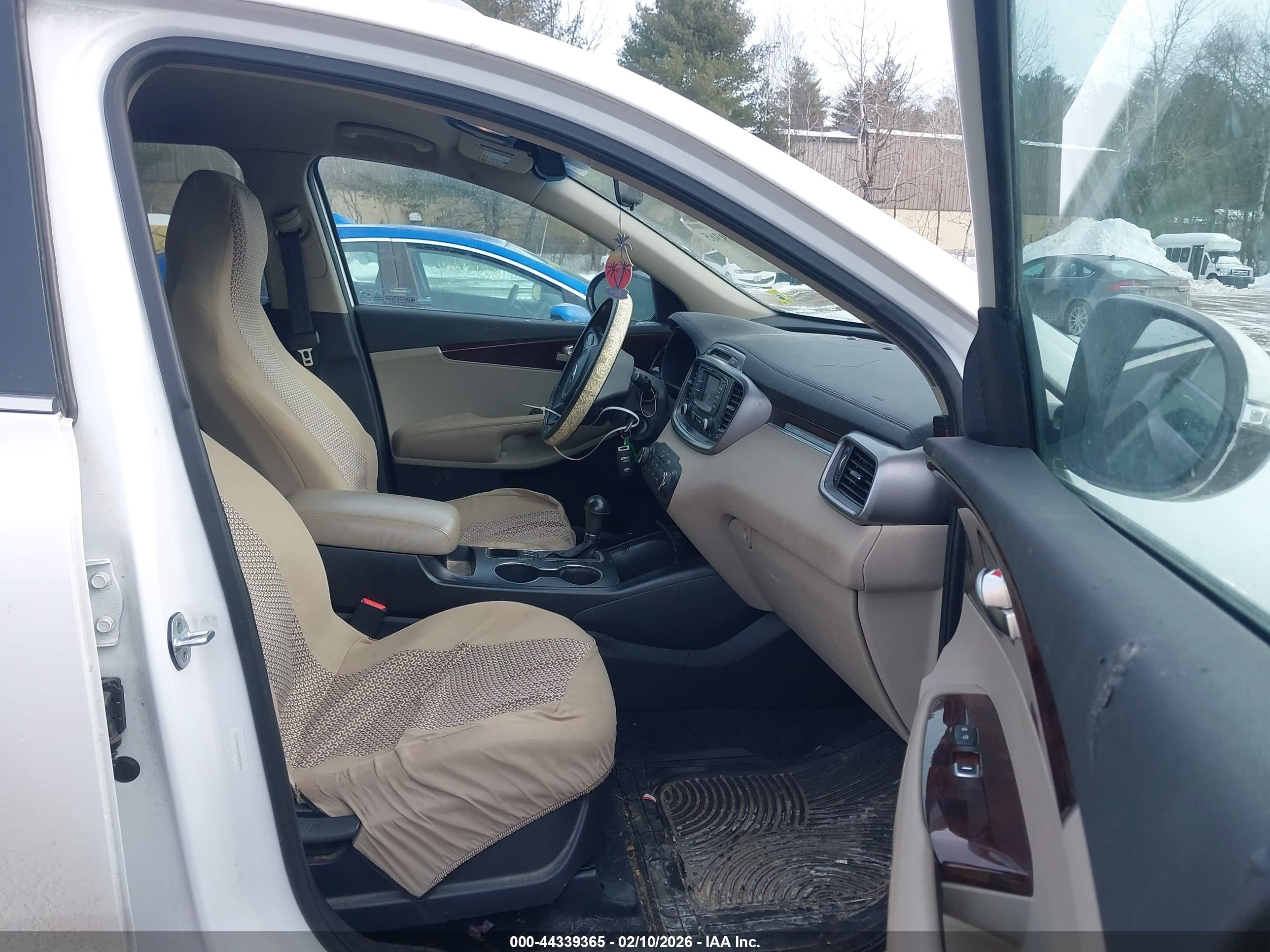 KIA SORENTO image 5