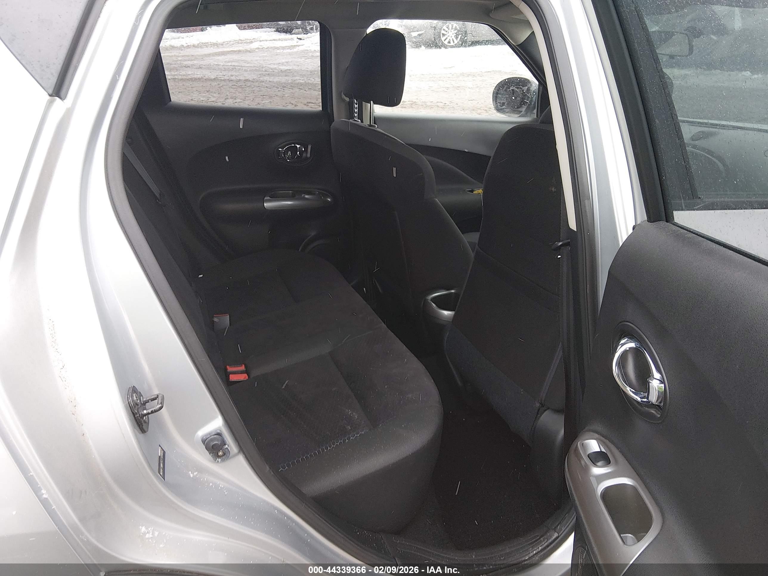 NISSAN JUKE image 8