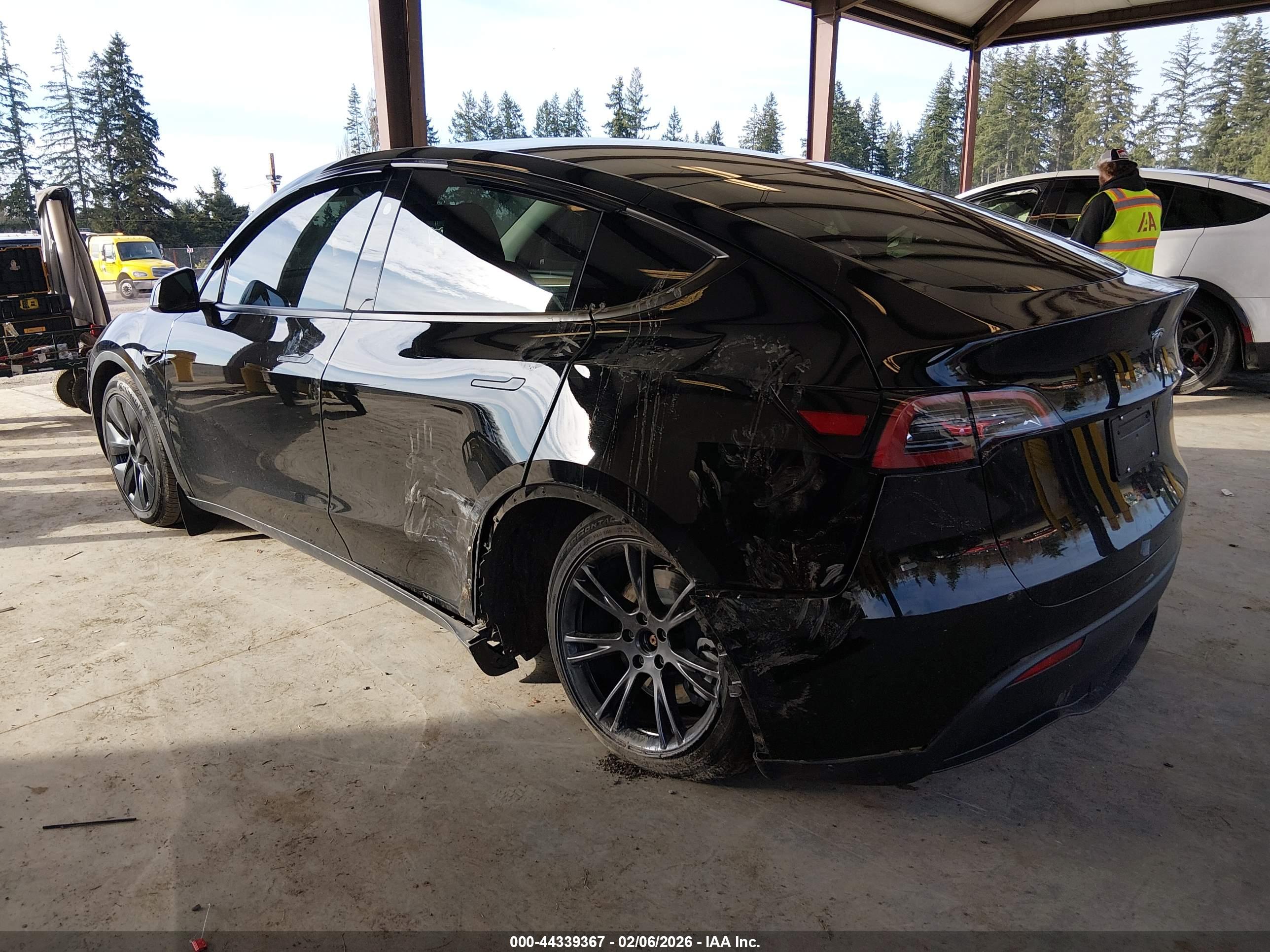 TESLA MODEL image 3