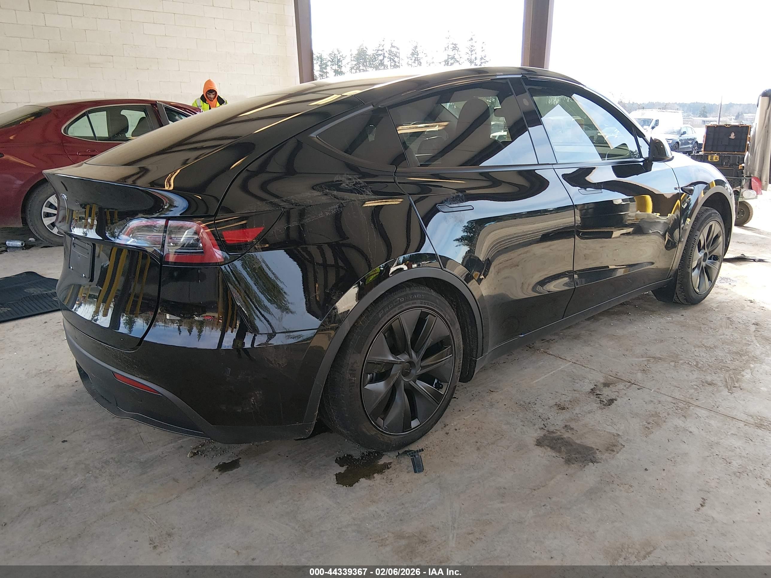 TESLA MODEL image 4