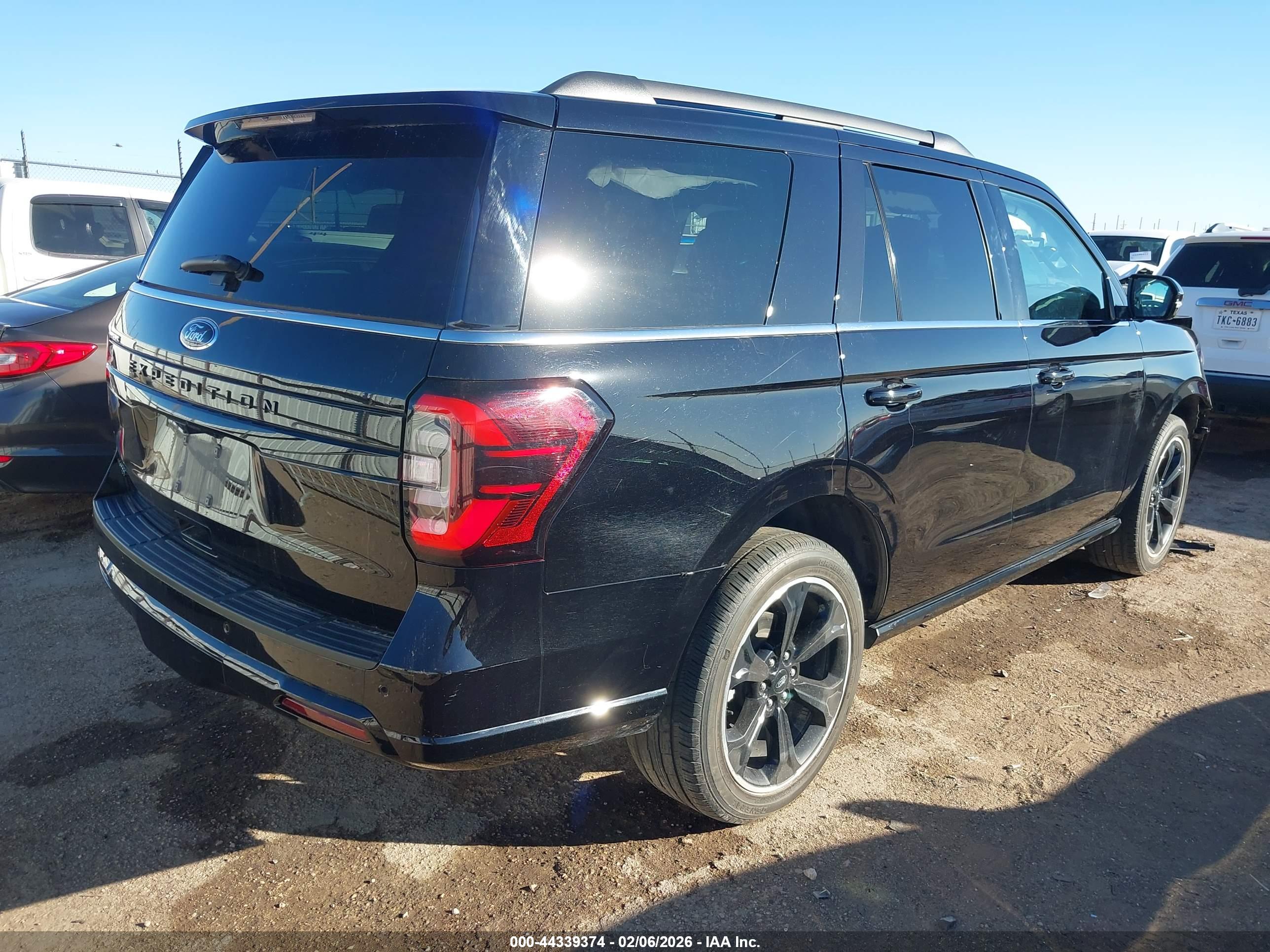 FORD EXPEDITION image 4