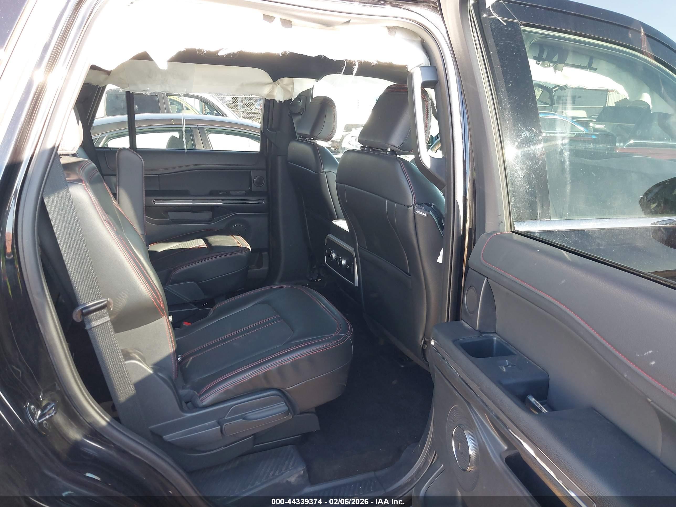 FORD EXPEDITION image 8