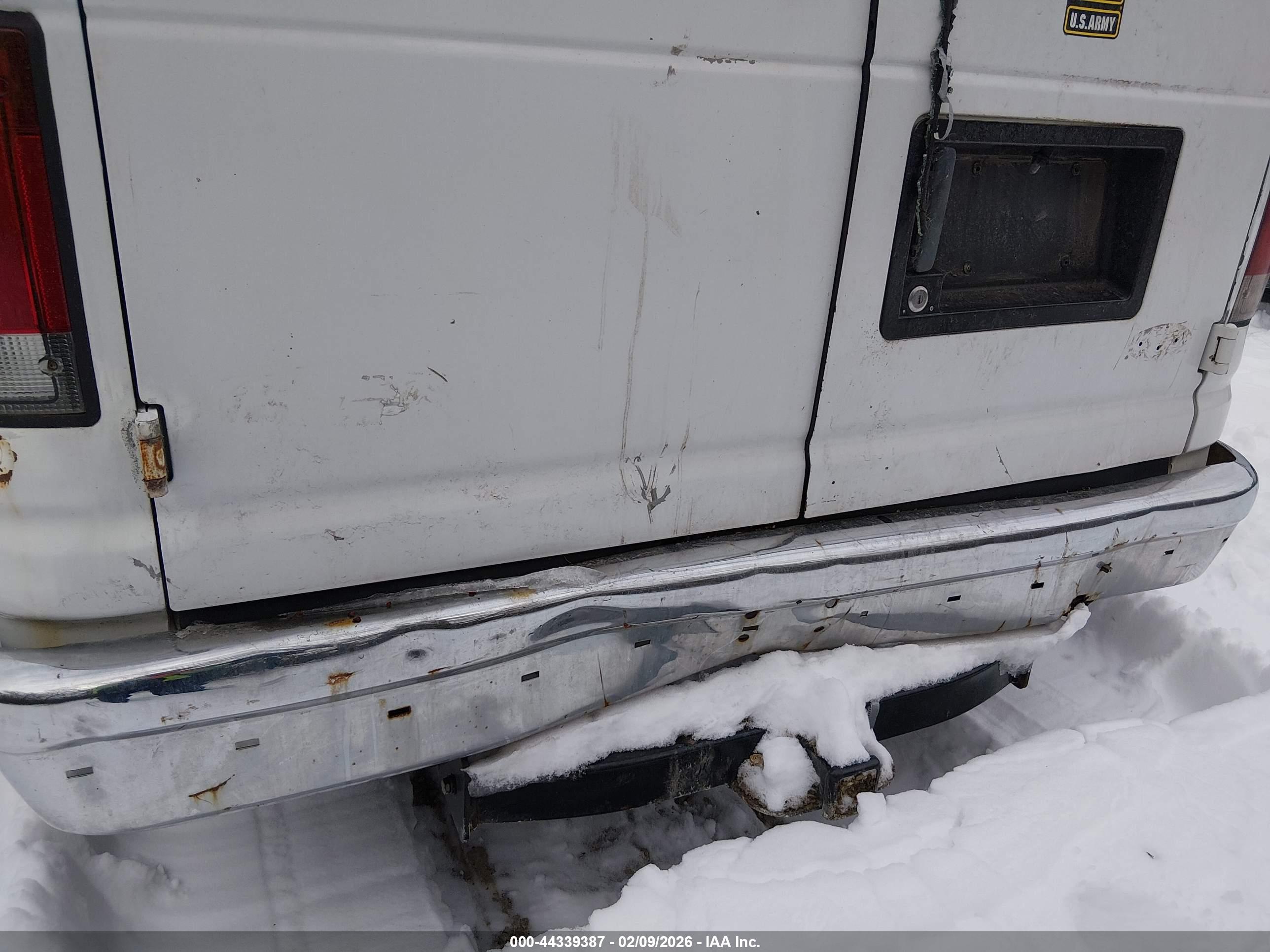FORD E-350 image 6