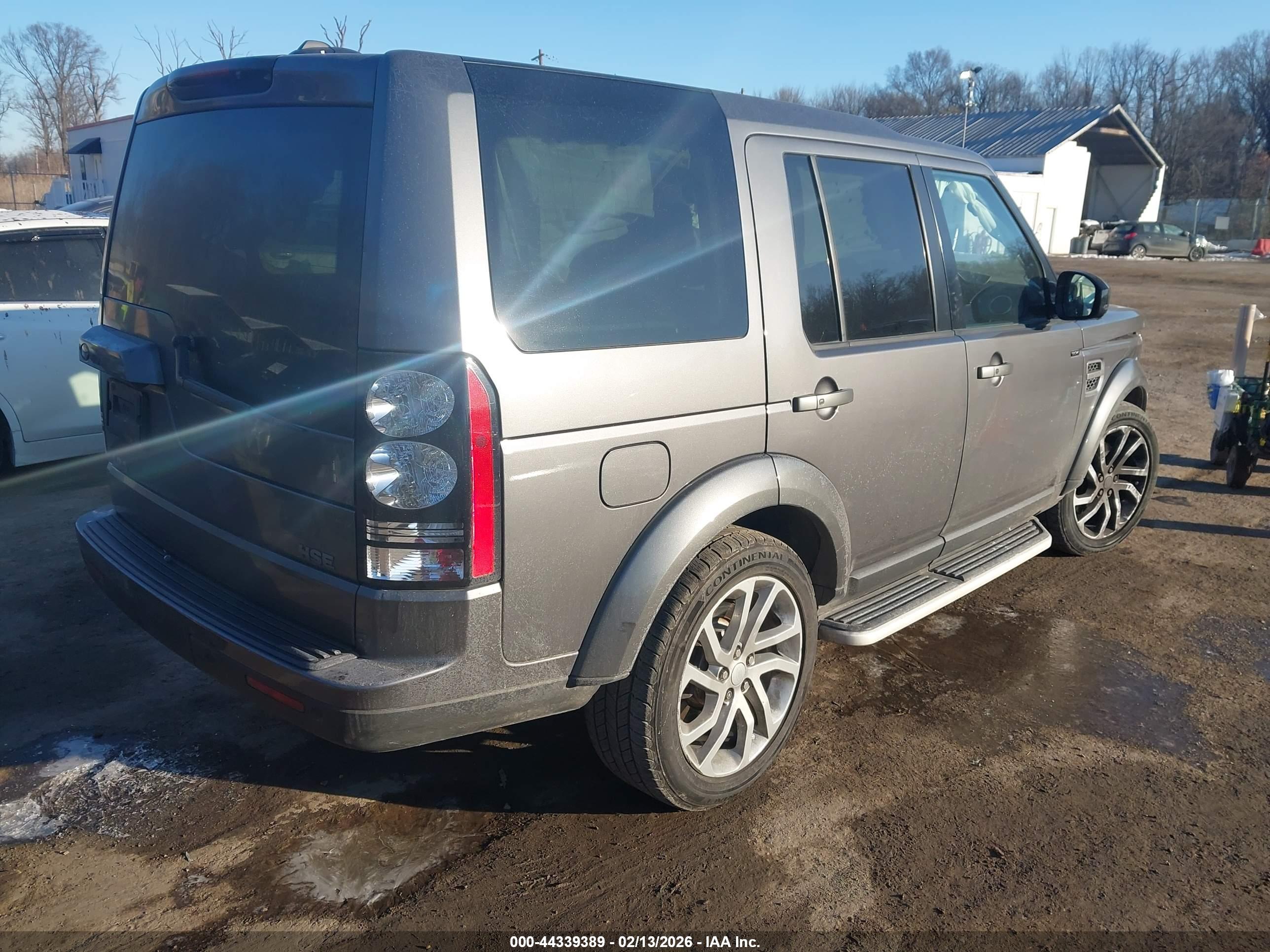 LAND ROVER image 4