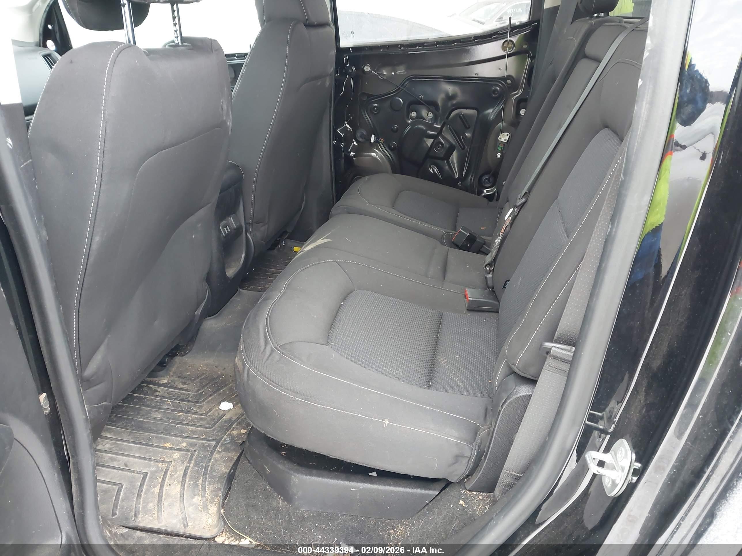 CHEVROLET COLORADO image 8