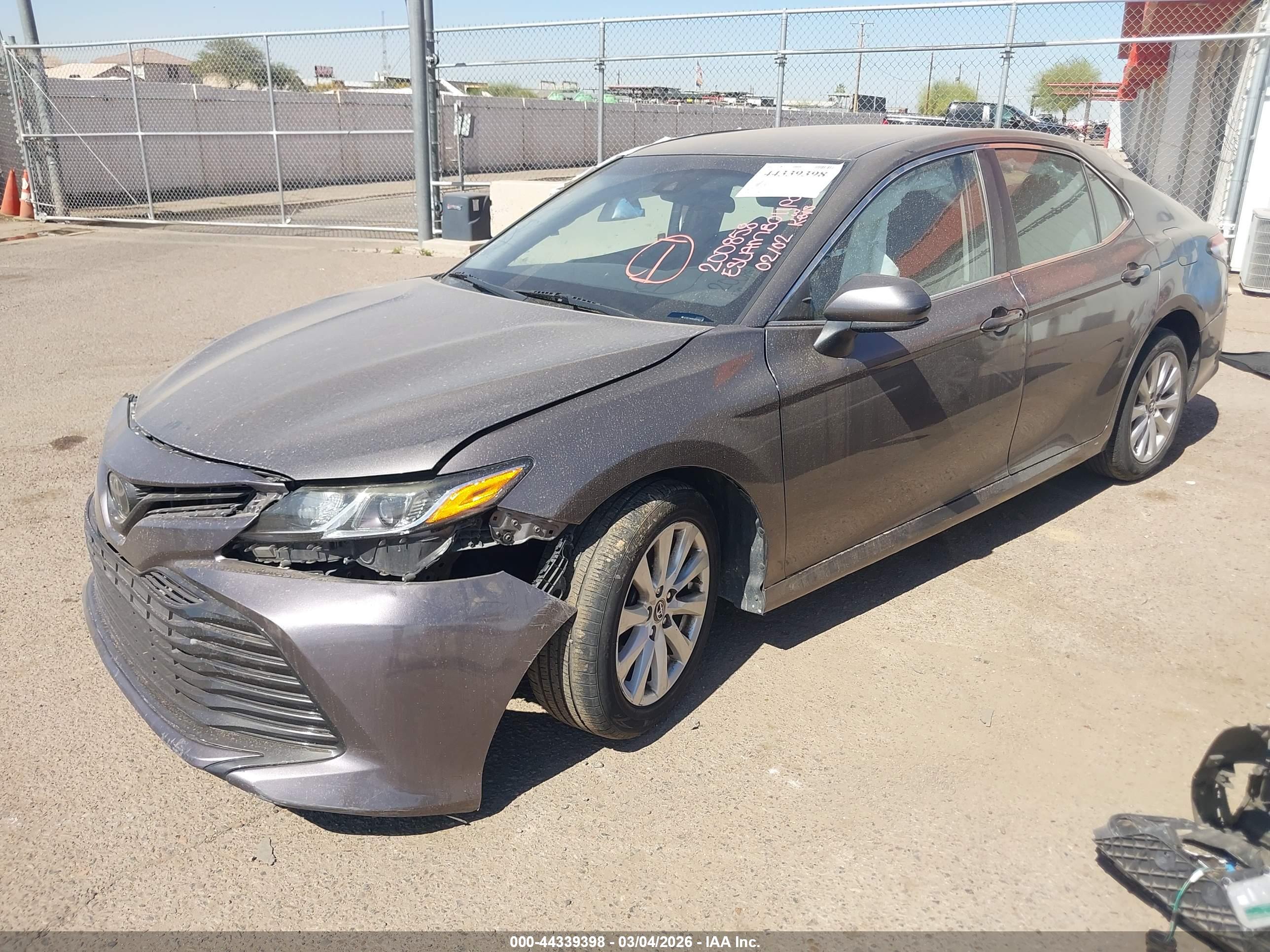TOYOTA CAMRY image 2
