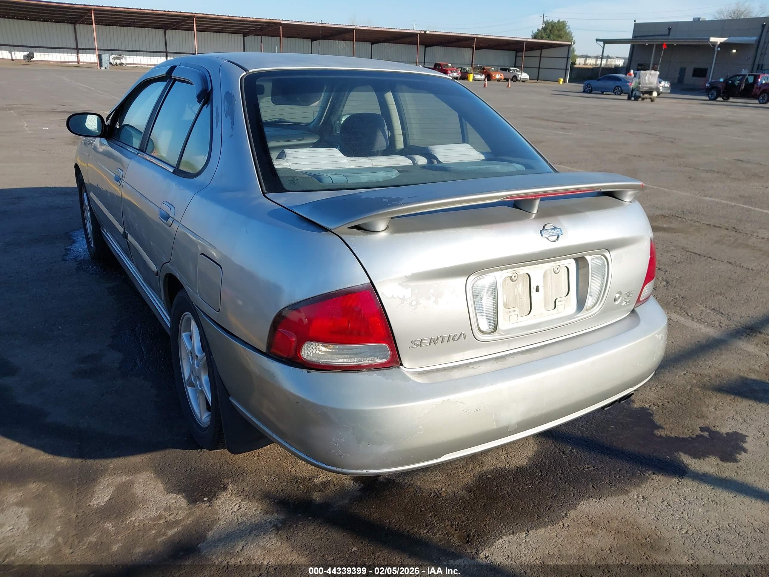 NISSAN SENTRA image 3