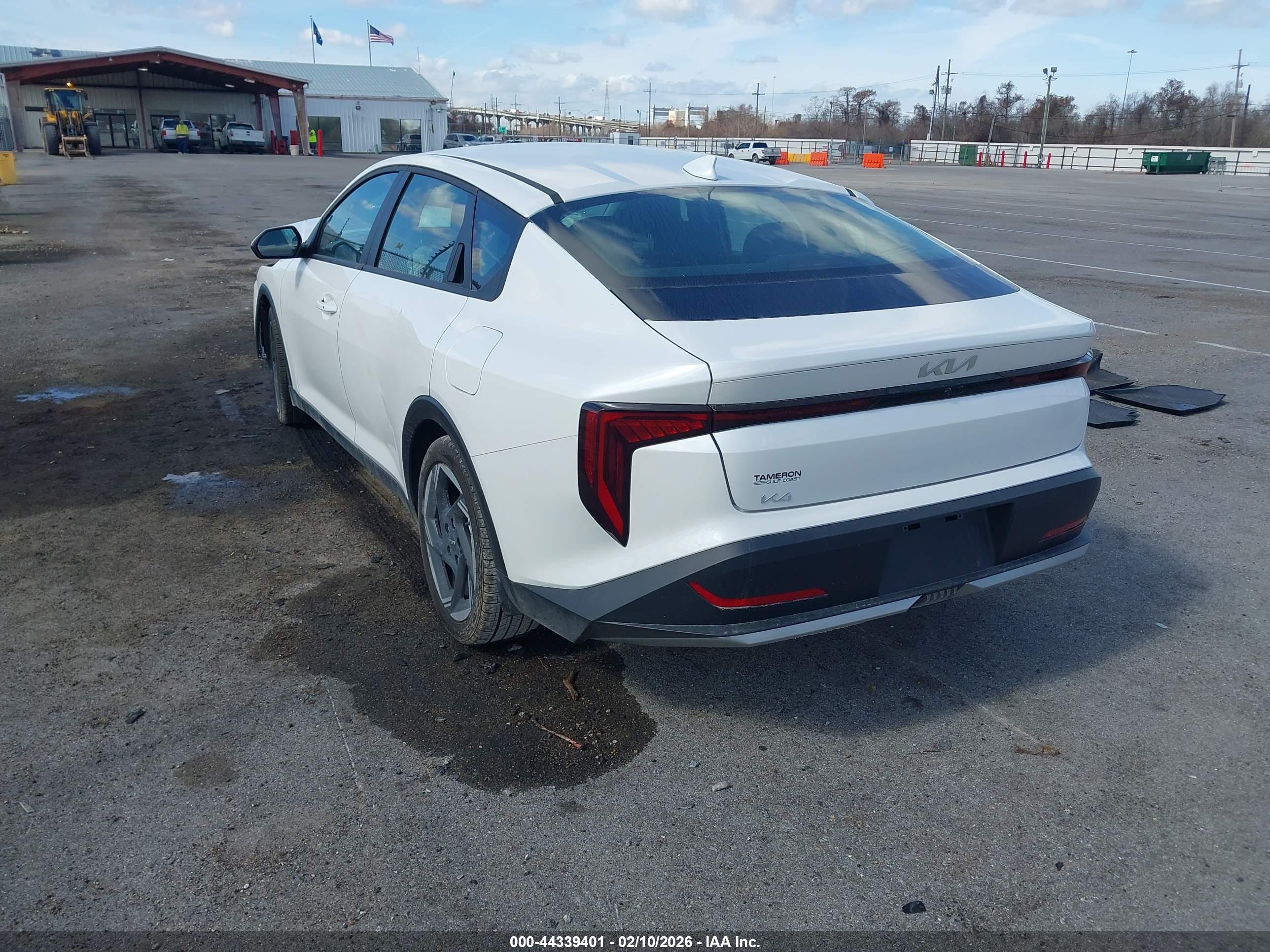 KIA K4 image 3