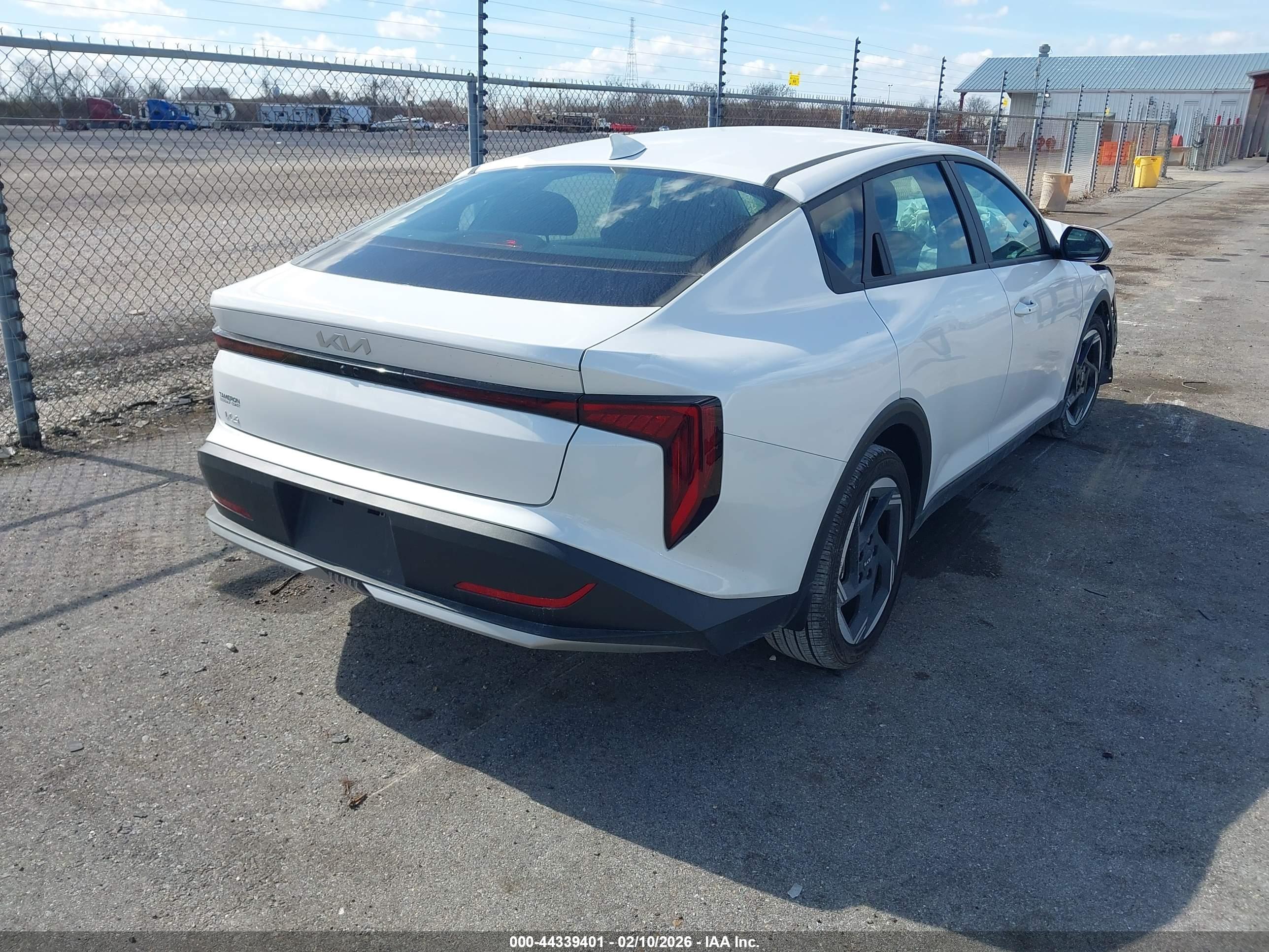 KIA K4 image 4
