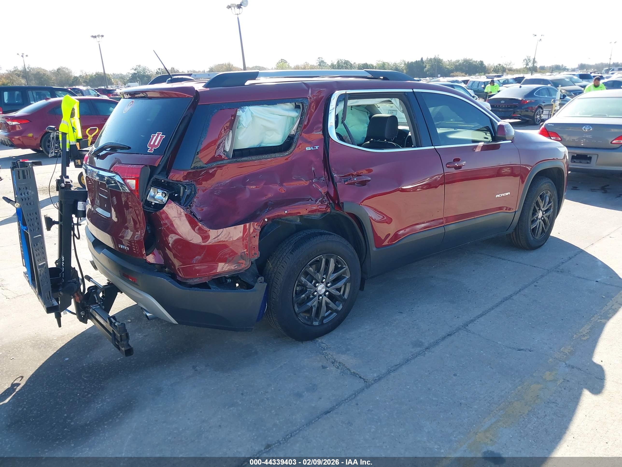 GMC ACADIA image 4