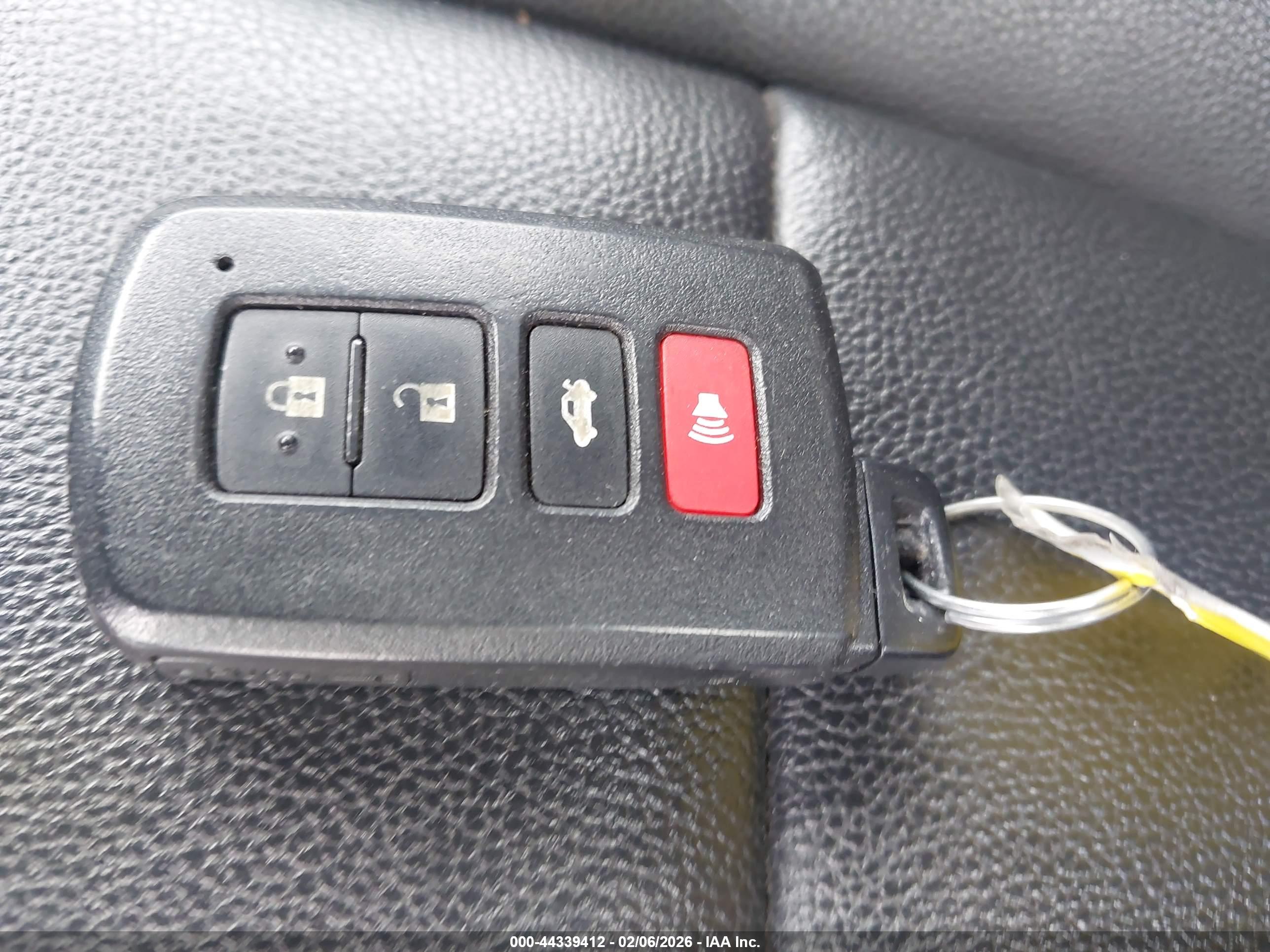 TOYOTA COROLLA image 11