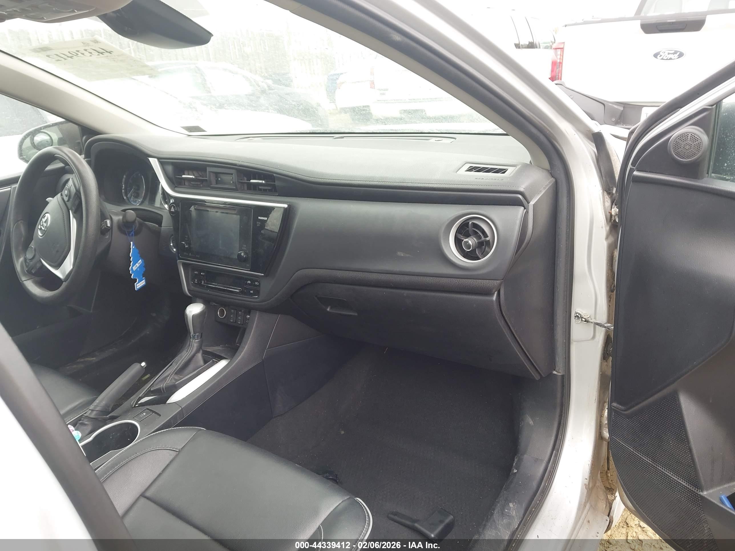 TOYOTA COROLLA image 5