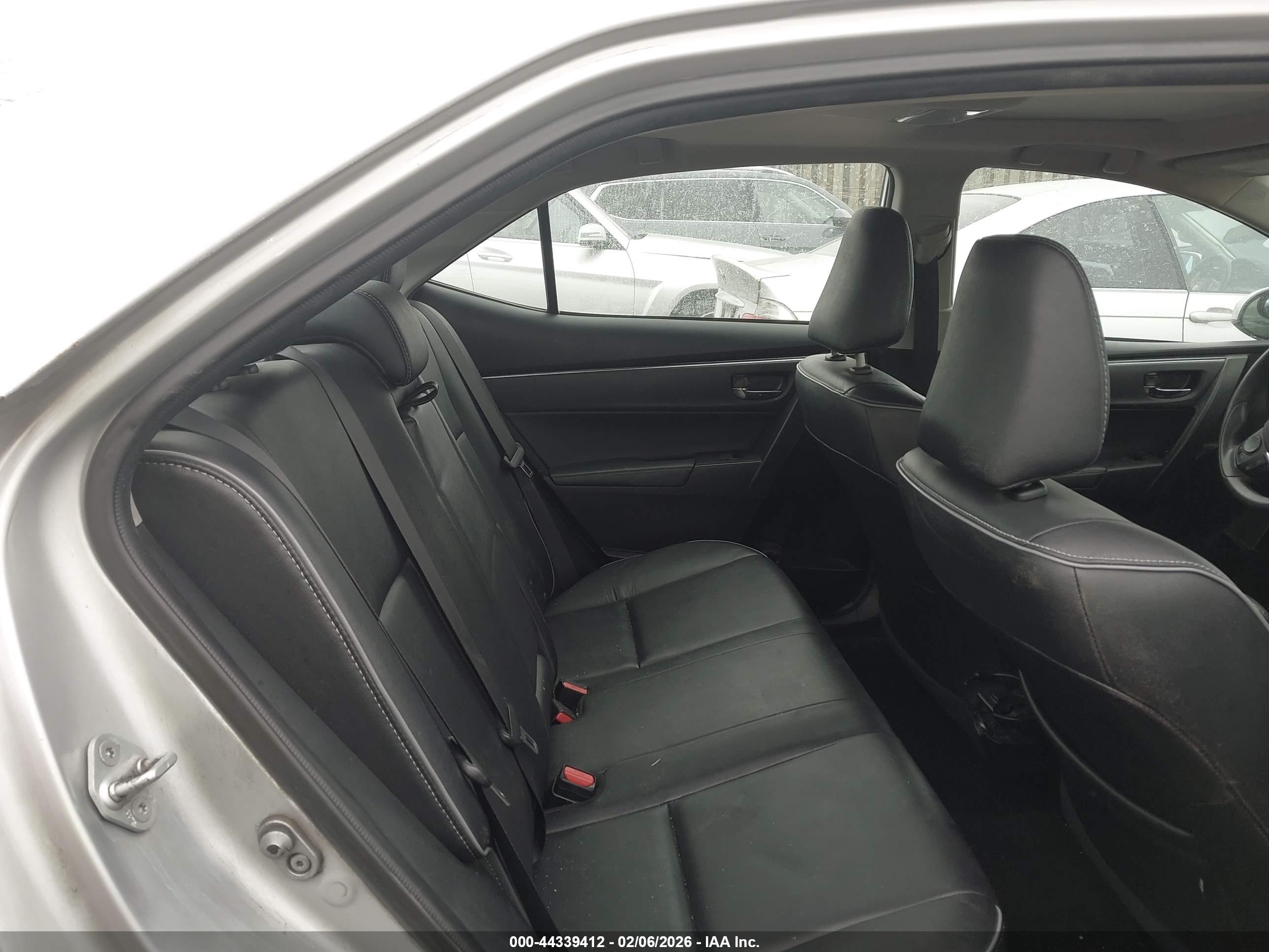 TOYOTA COROLLA image 8