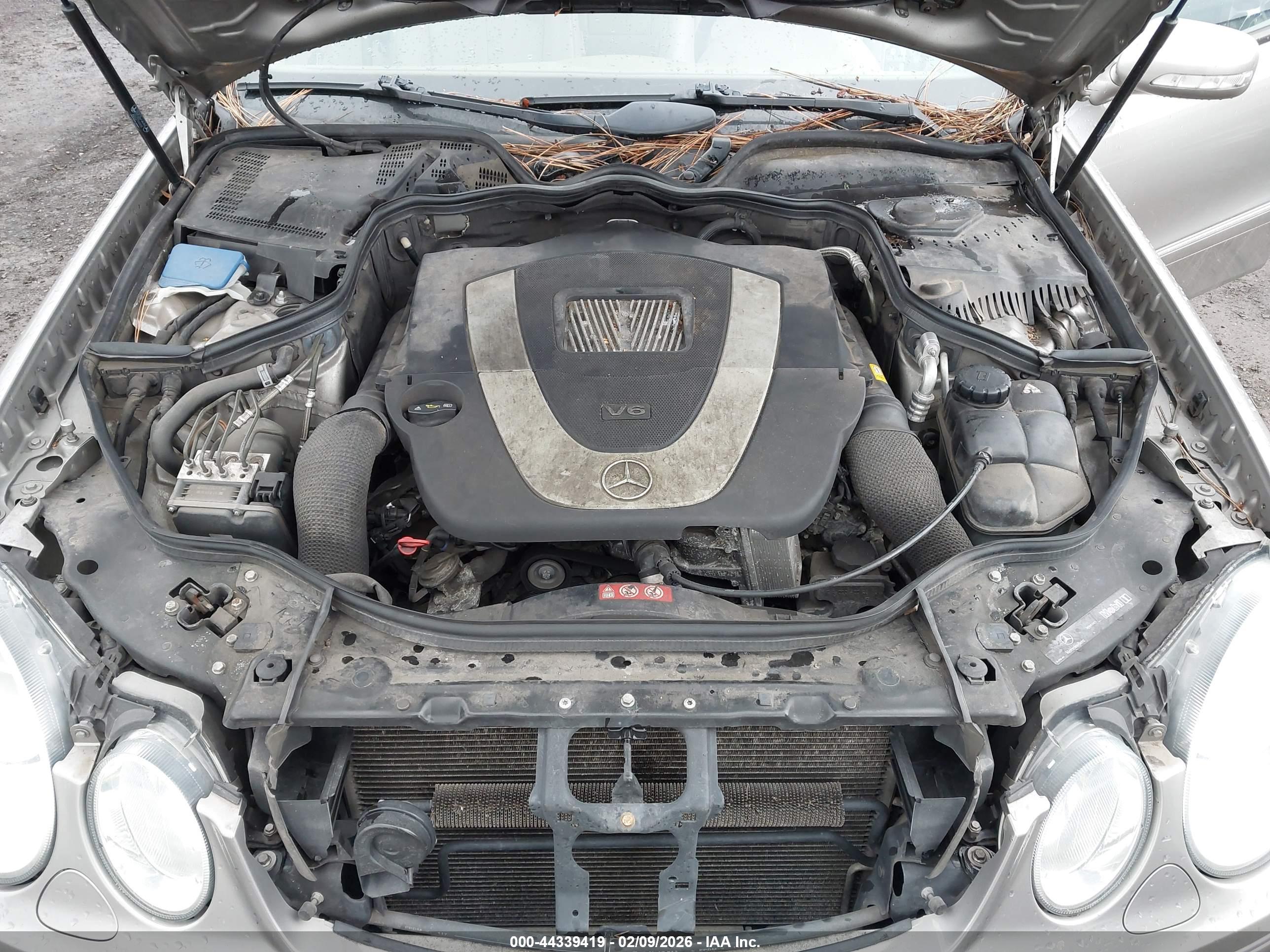 MERCEDES-BENZ E image 10