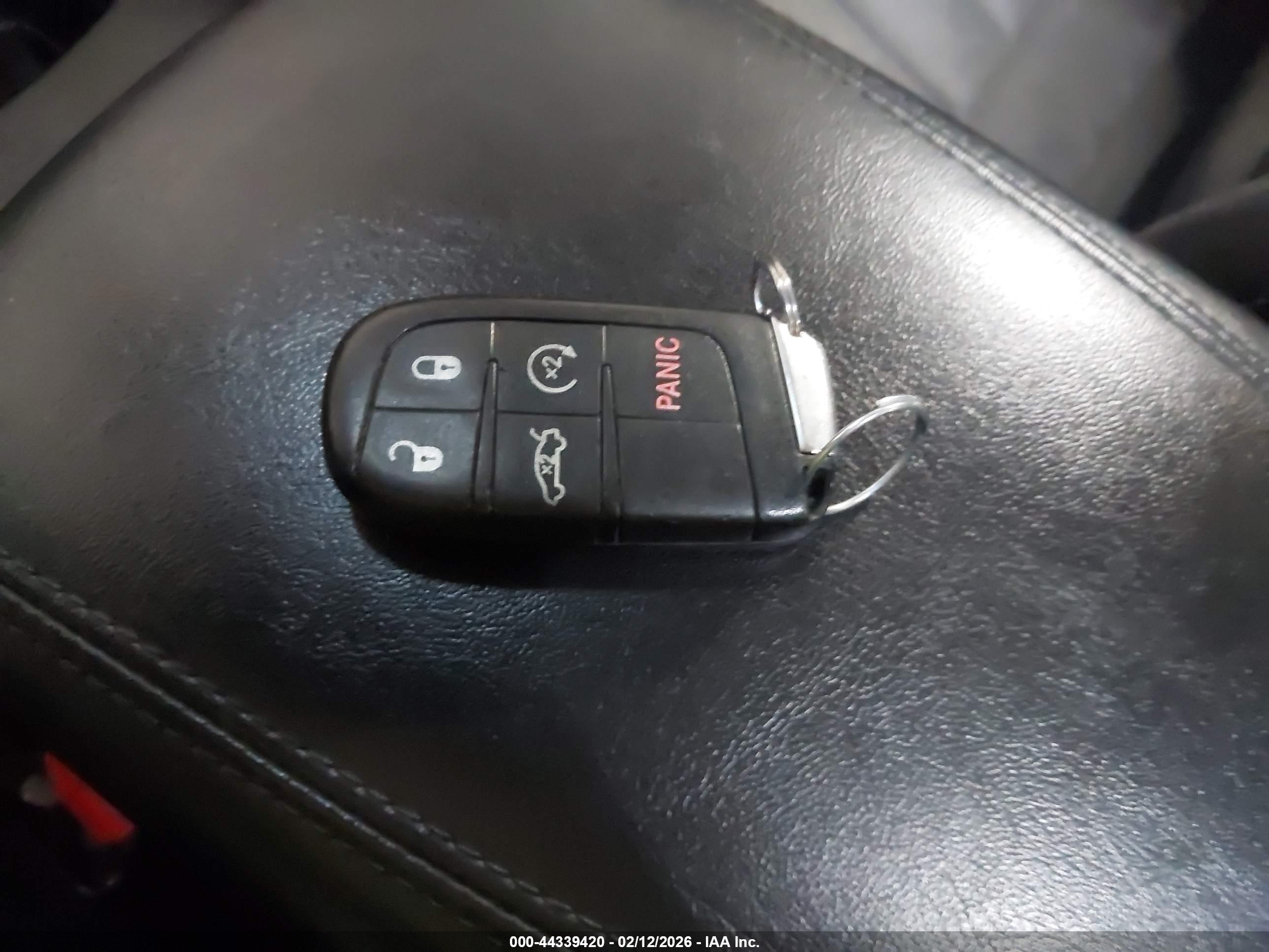 CHRYSLER 200 image 11