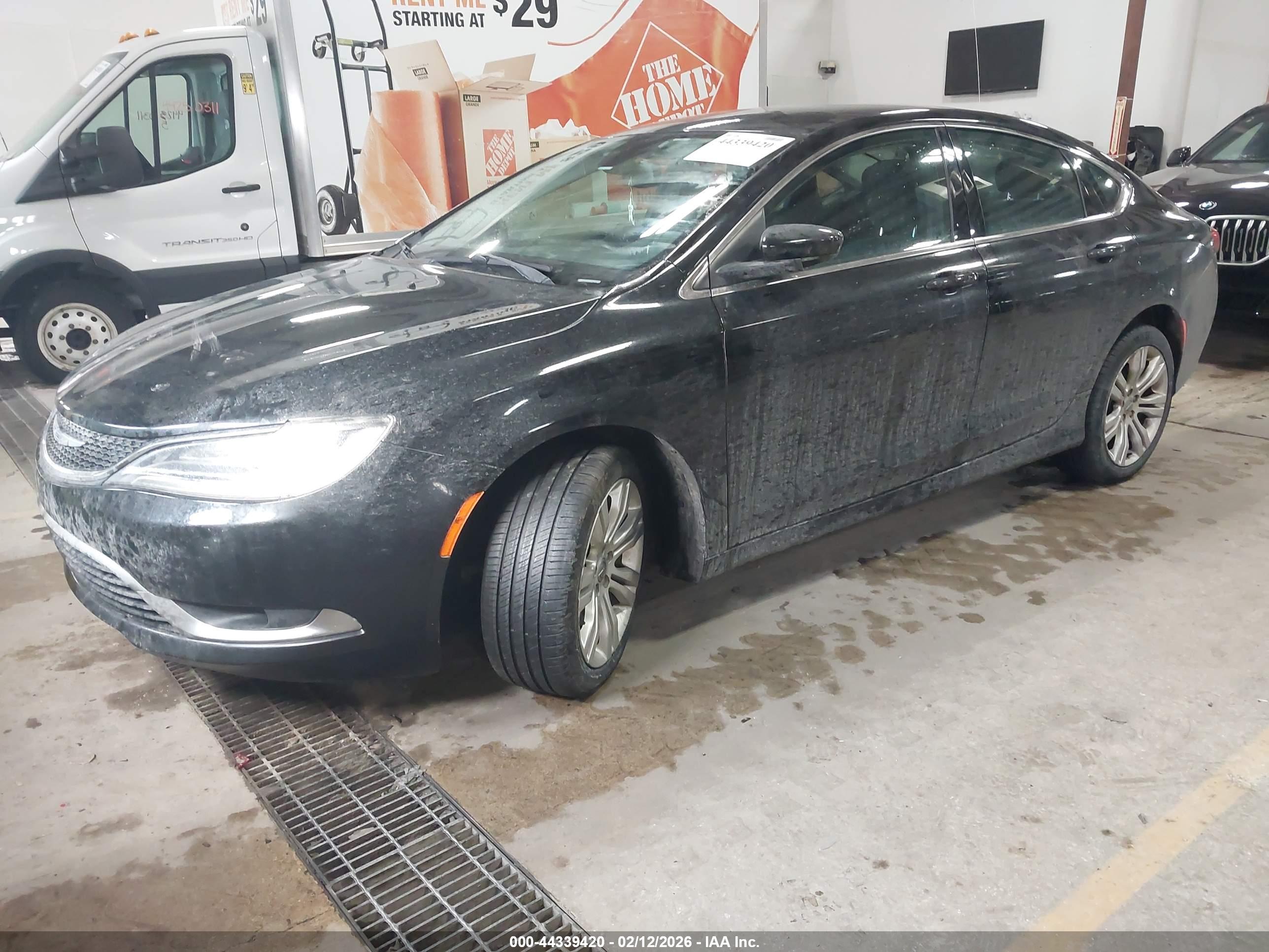 CHRYSLER 200 image 2