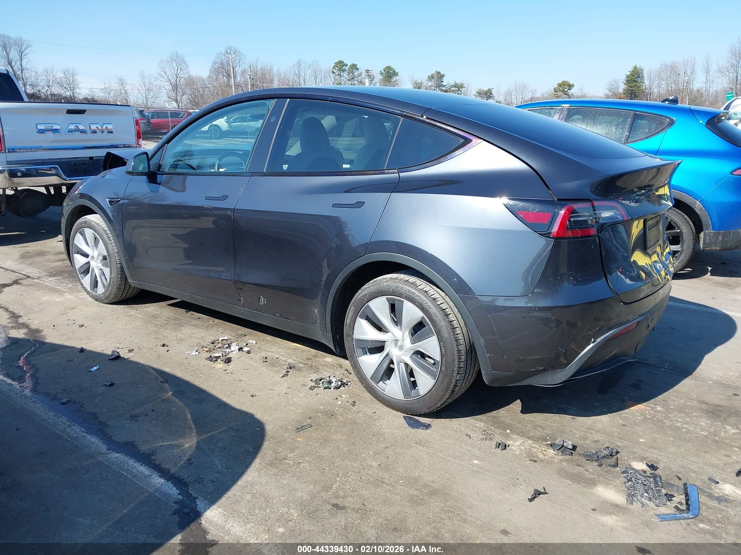 TESLA MODEL image 3