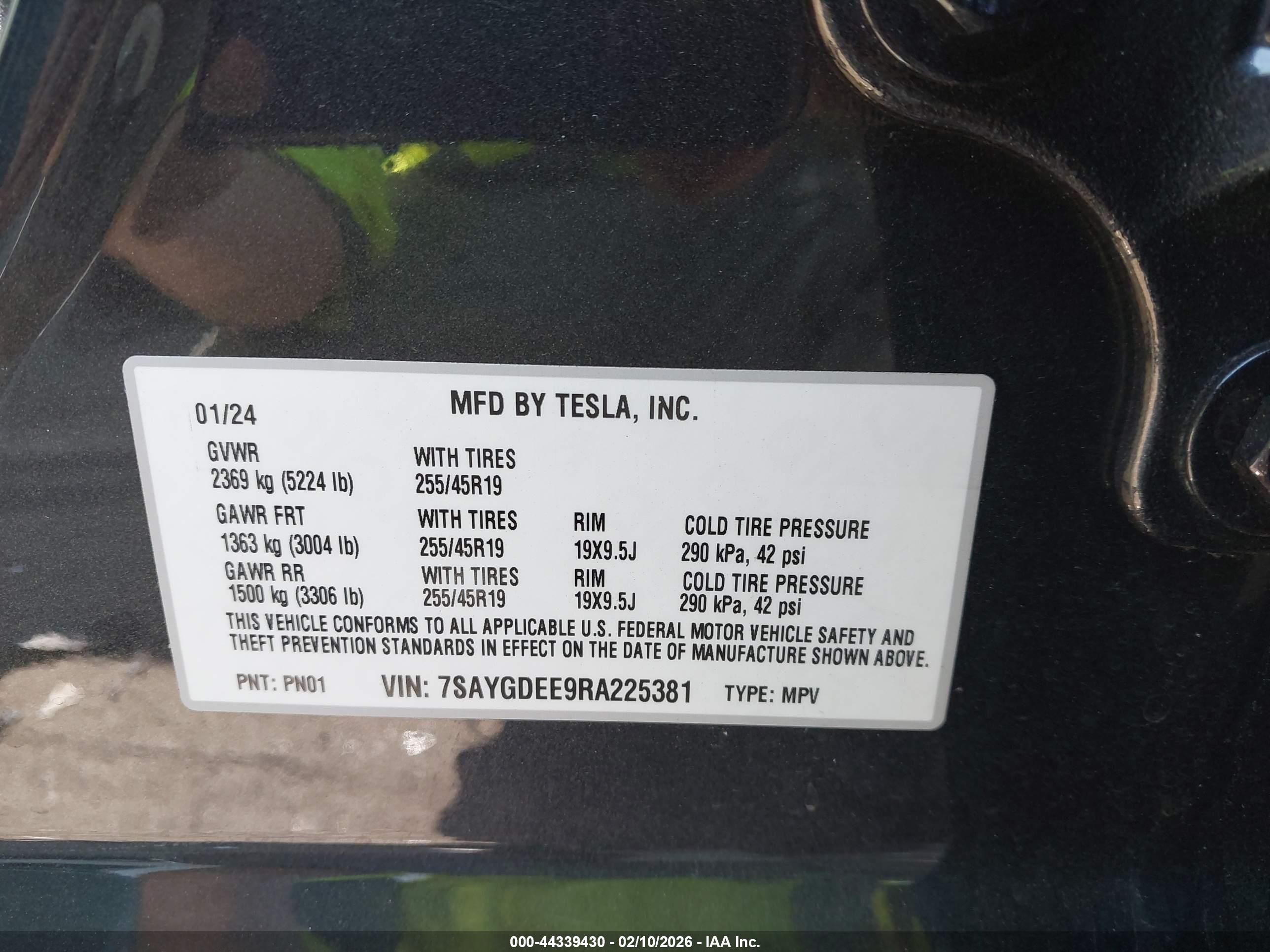 TESLA MODEL image 9