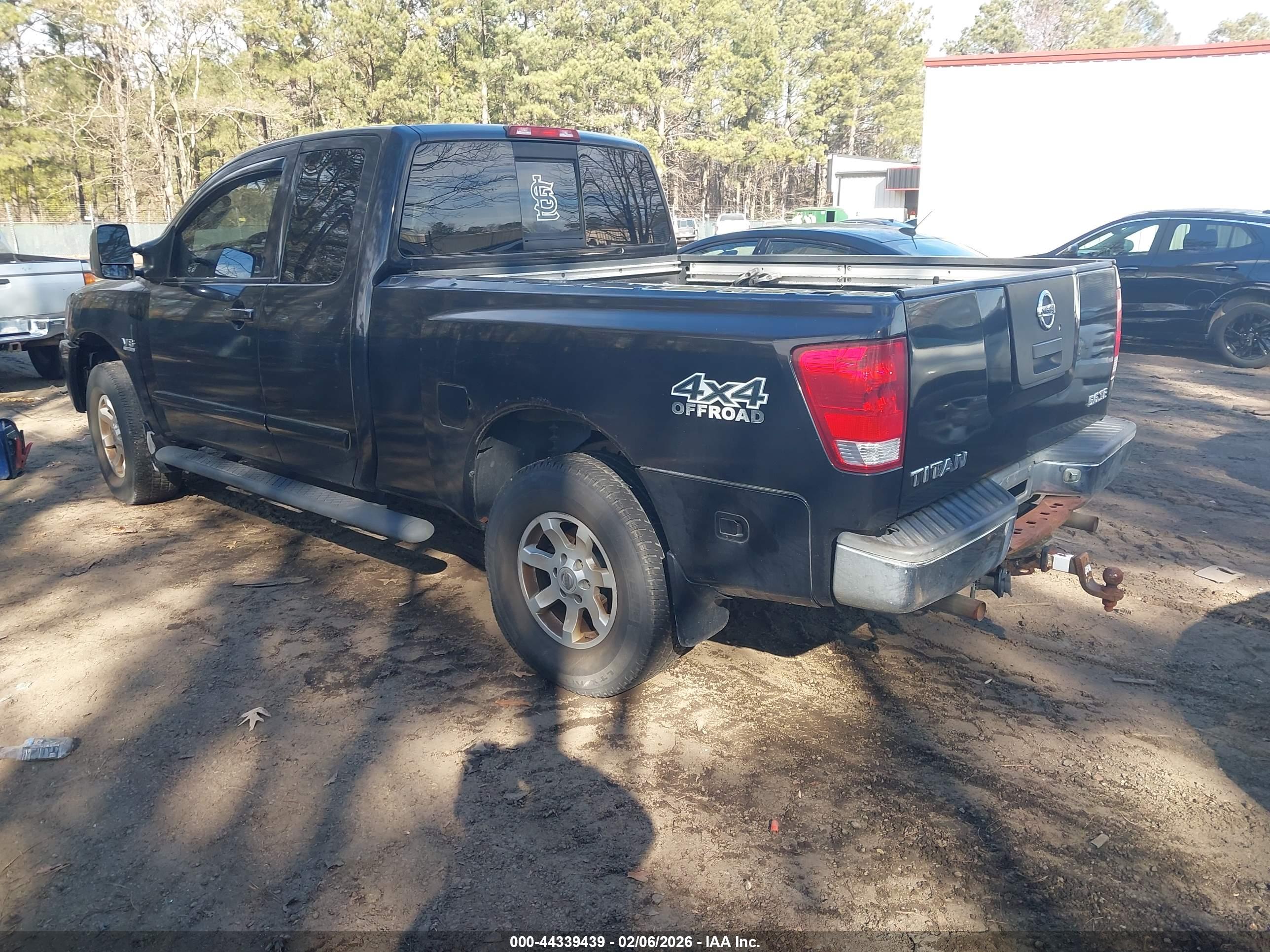 NISSAN TITAN image 3